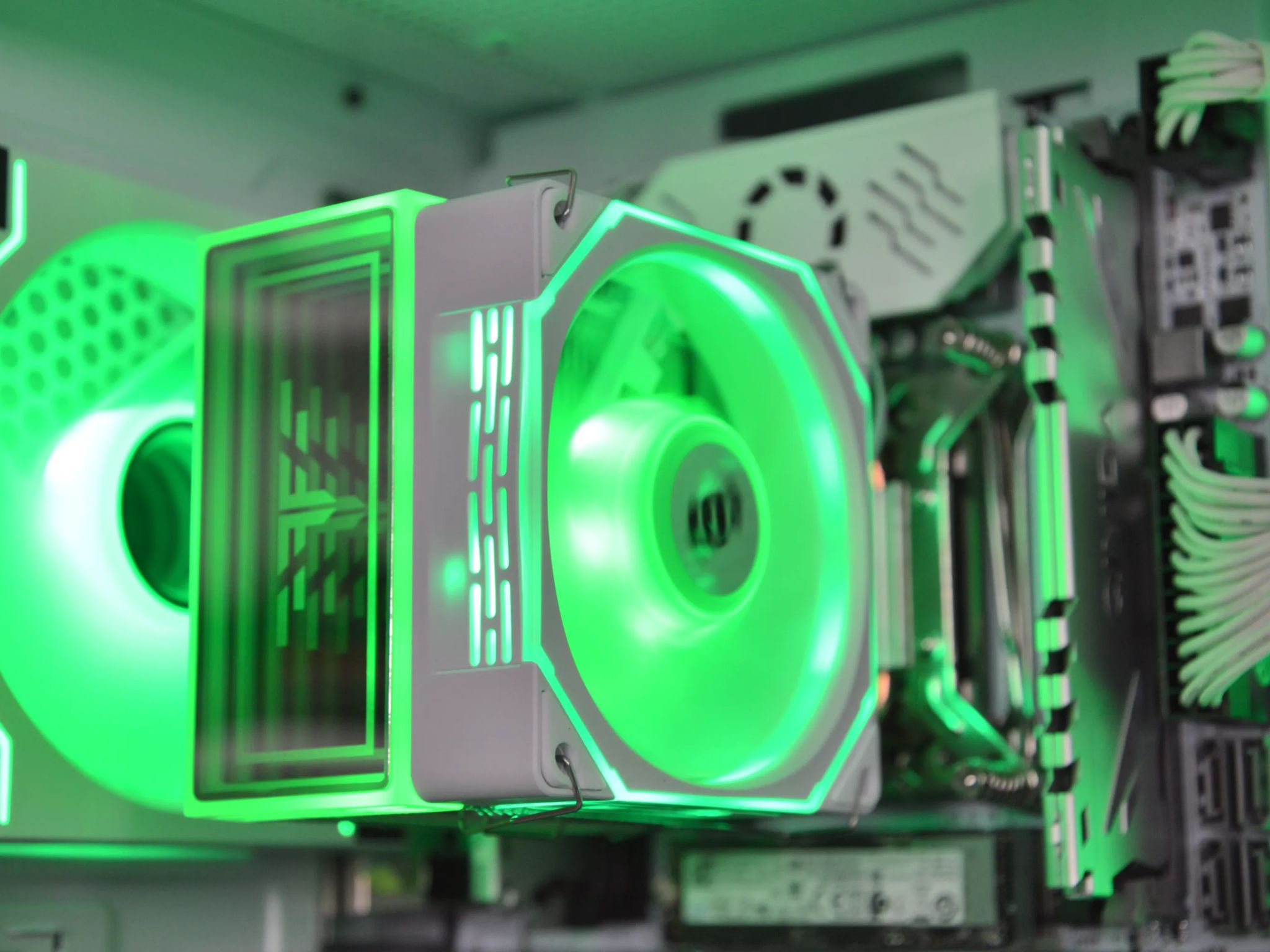 🌨️🌿| GTX 1660 Ti 6GB | INTEL XEON E5-2670 V3 | 16GB DDR4 RAM | 512GB NVME SSD | Snowy Grass |