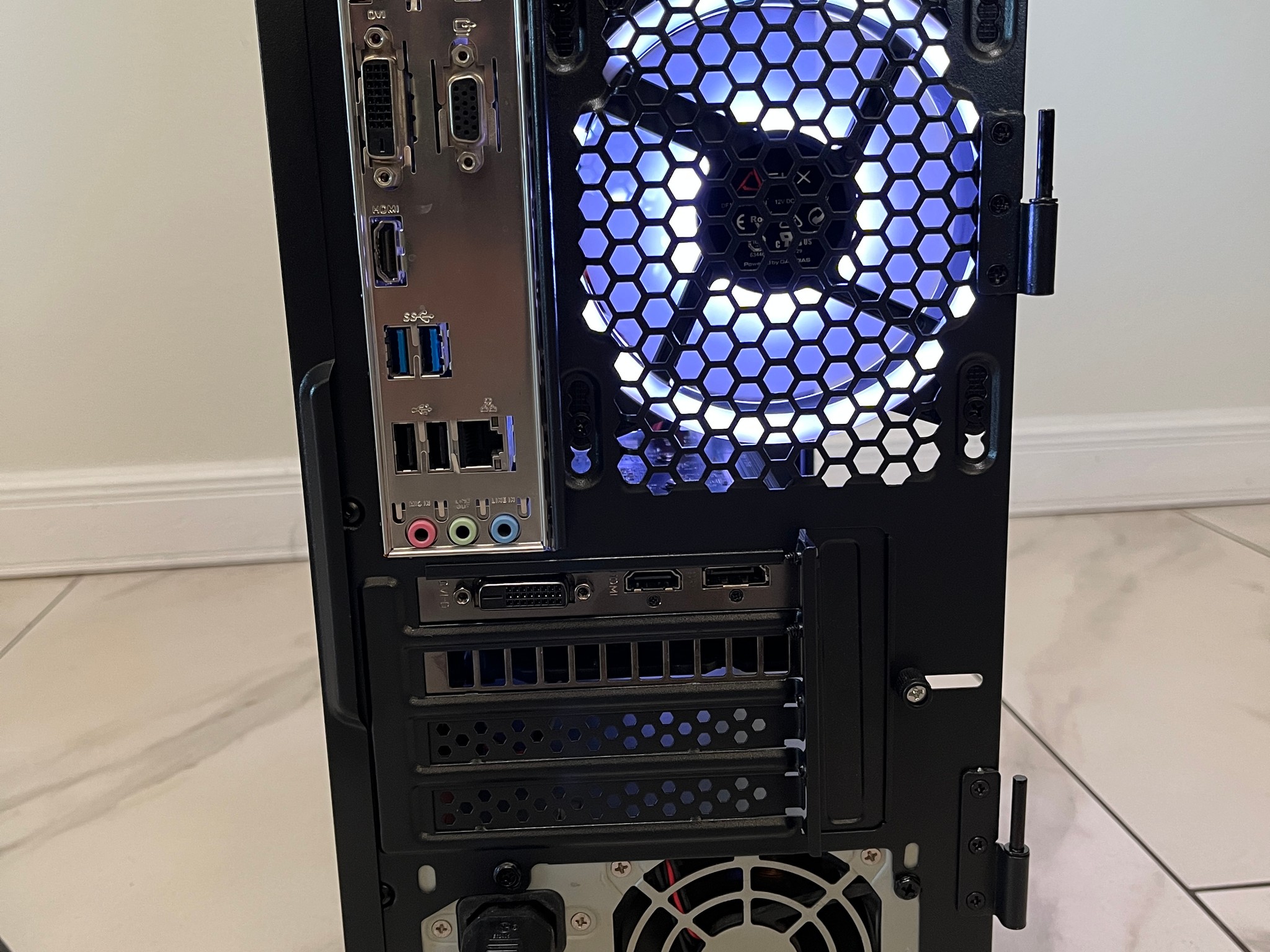 NVIDIA GTX 1650, Intel Core i3-8100, 16GB RAM, 4.2TB Storage