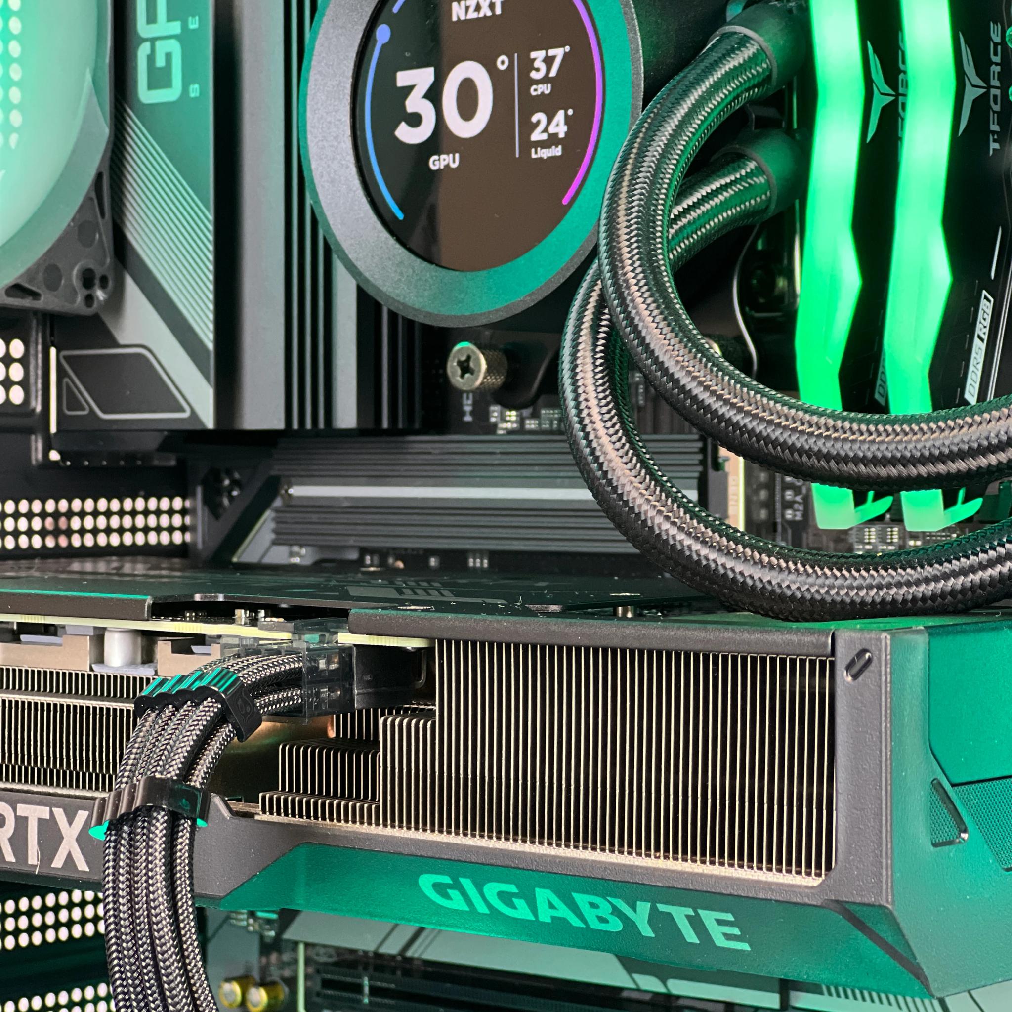 RTX 4070 Ryzen 7 7700X 32GB DDR5 2TB M.2 Win 11Pro Gaming PC