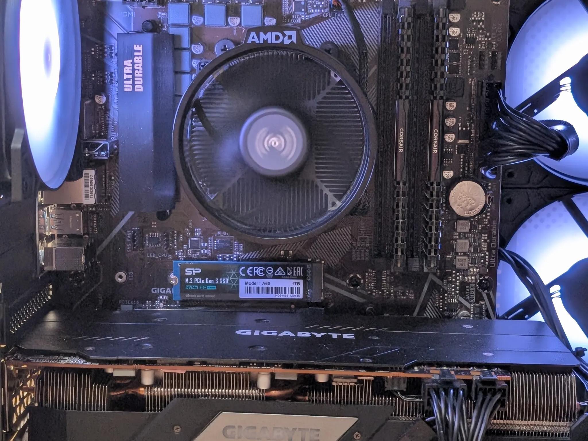 RX 5700 XT, Ryzen 3600, 16 GB DDR4, 1 TB NVME, WiFi/BT- Cube Gaming PC