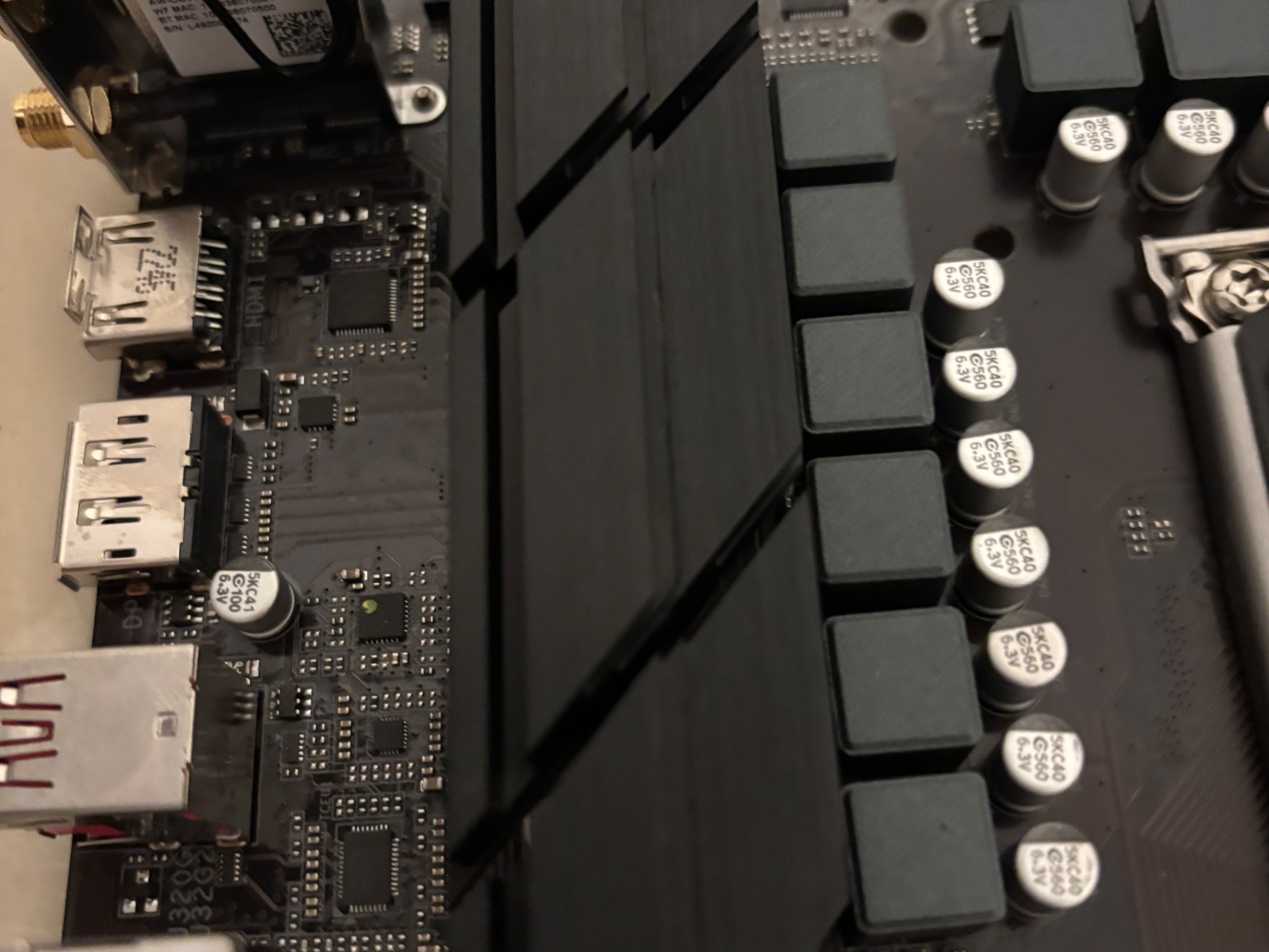 GIGABYTE B660 DS3H AC DDR4 (LGA 1700/ Intel/B660/ATX/DDR4/ Dual M.2/ PCIe 4.0)