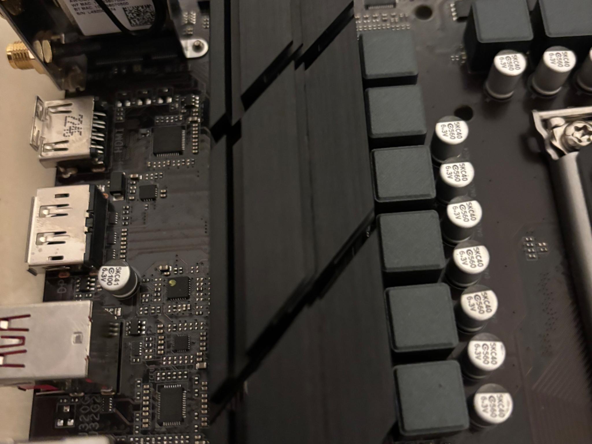 GIGABYTE B660 DS3H AC DDR4 (LGA 1700/ Intel/B660/ATX/DDR4/ Dual M.2/ PCIe 4.0)