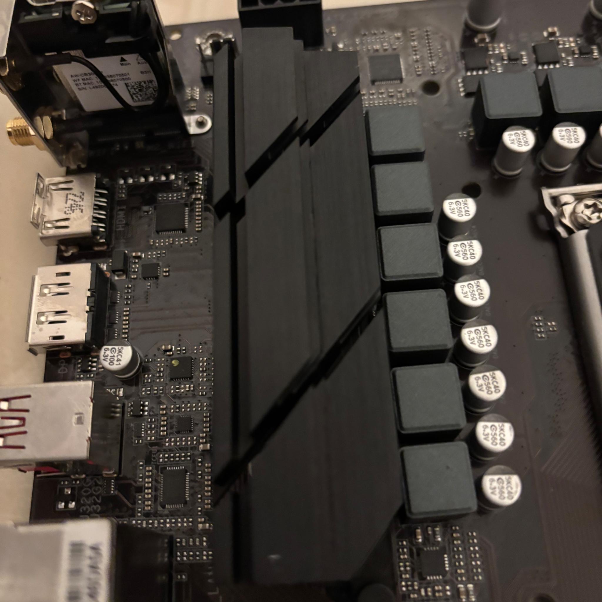 GIGABYTE B660 DS3H AC DDR4 (LGA 1700/ Intel/B660/ATX/DDR4/ Dual M.2/ PCIe 4.0)