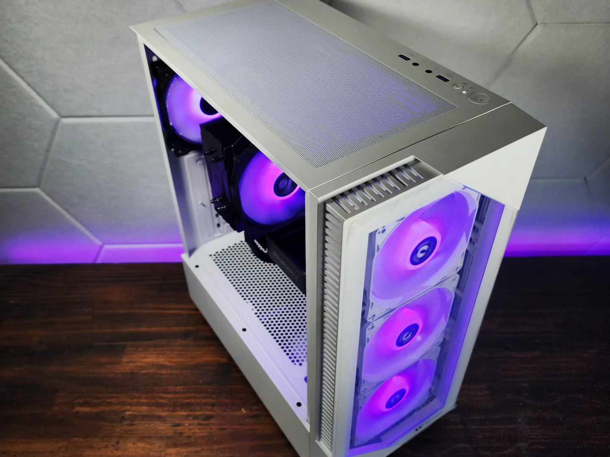 🤍💜RTX 3070 | Ryzen 5 5600G | 32GB 3200MHz | 1TB NVMe Gen 3