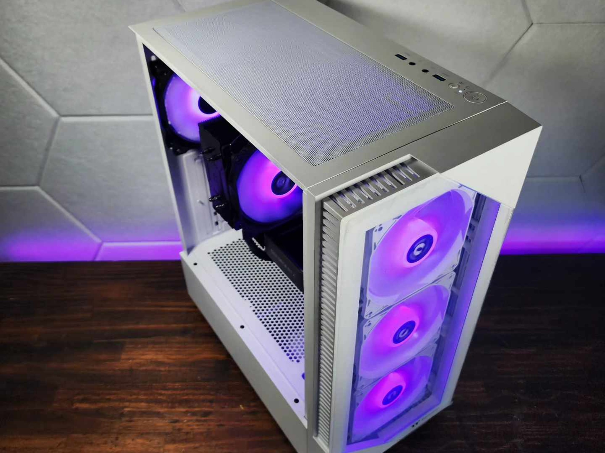 🤍💜RTX 3070 | Ryzen 5 5600G | 32GB 3200MHz | 1TB NVMe Gen 3