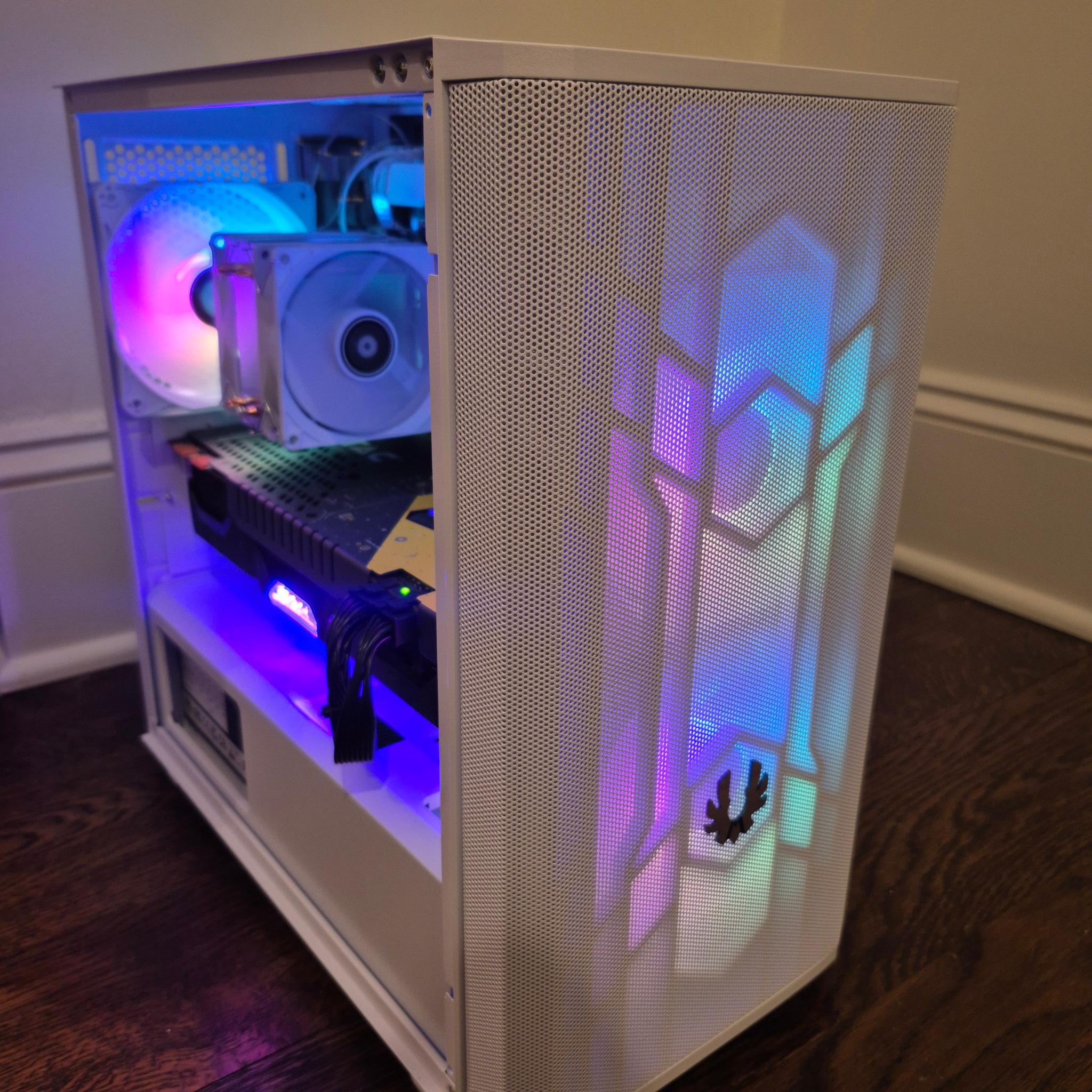 ❄️❄️WHITEOUT CUSTOM 1080/1440P GAMING PC/ GTX 1080 Extreme, 12 Core 3.3ghz Intel, 16GB DDR4, 500GB❄️