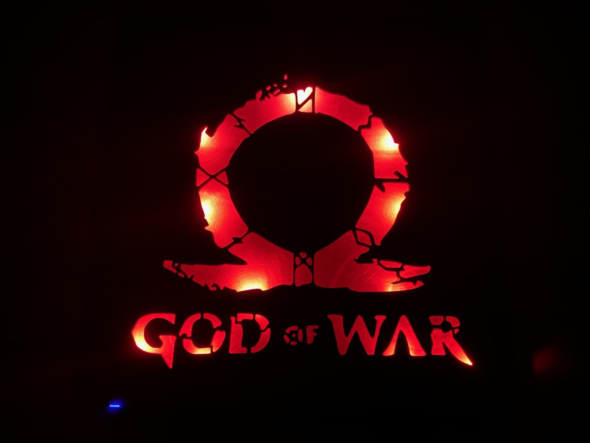 Modded PlayStation 4 - CASE MODS - PS4 Slim - God of war themed