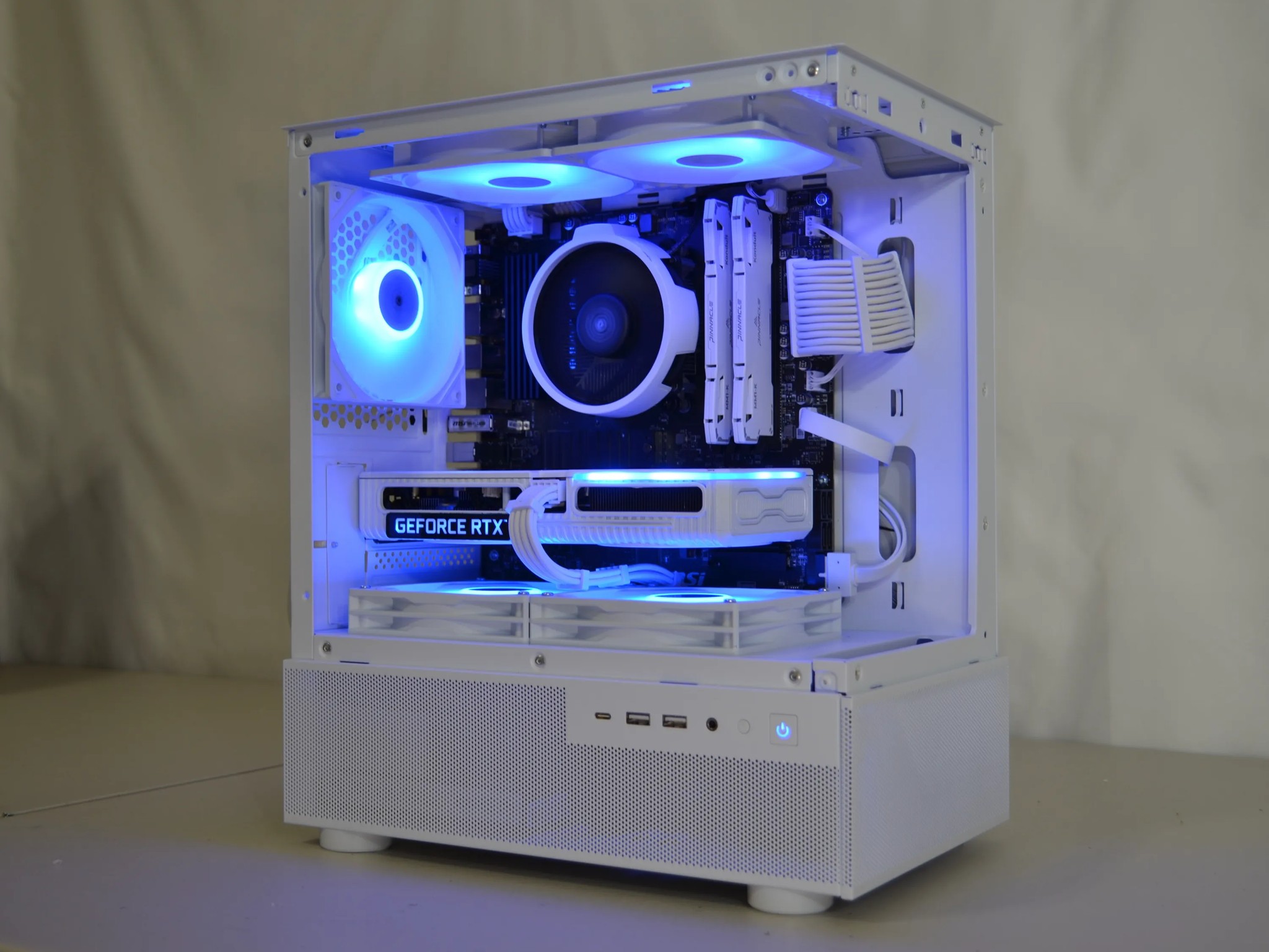 ⚪White Out V4⚪ - RTX 3060ti | Ryzen 7 3700X | 1tb NVMe | Windows 11 FULLY Activated