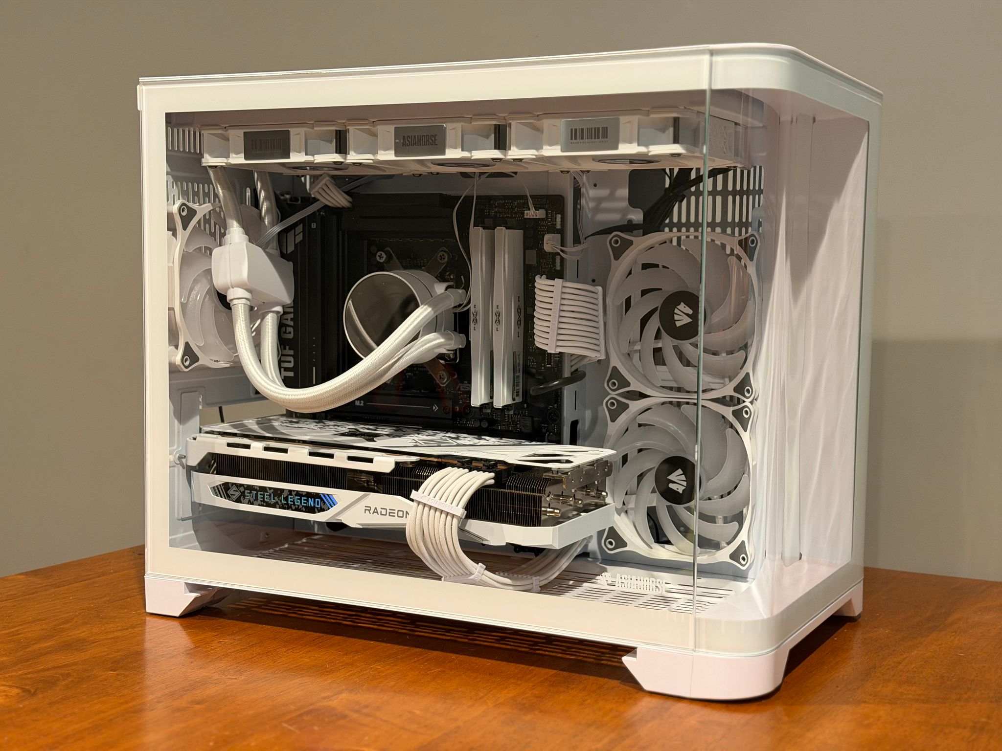 Radeon RX 7900 GRE Custom Gaming PC - Ryzen 7 7700X, 7TB NVMe SSD