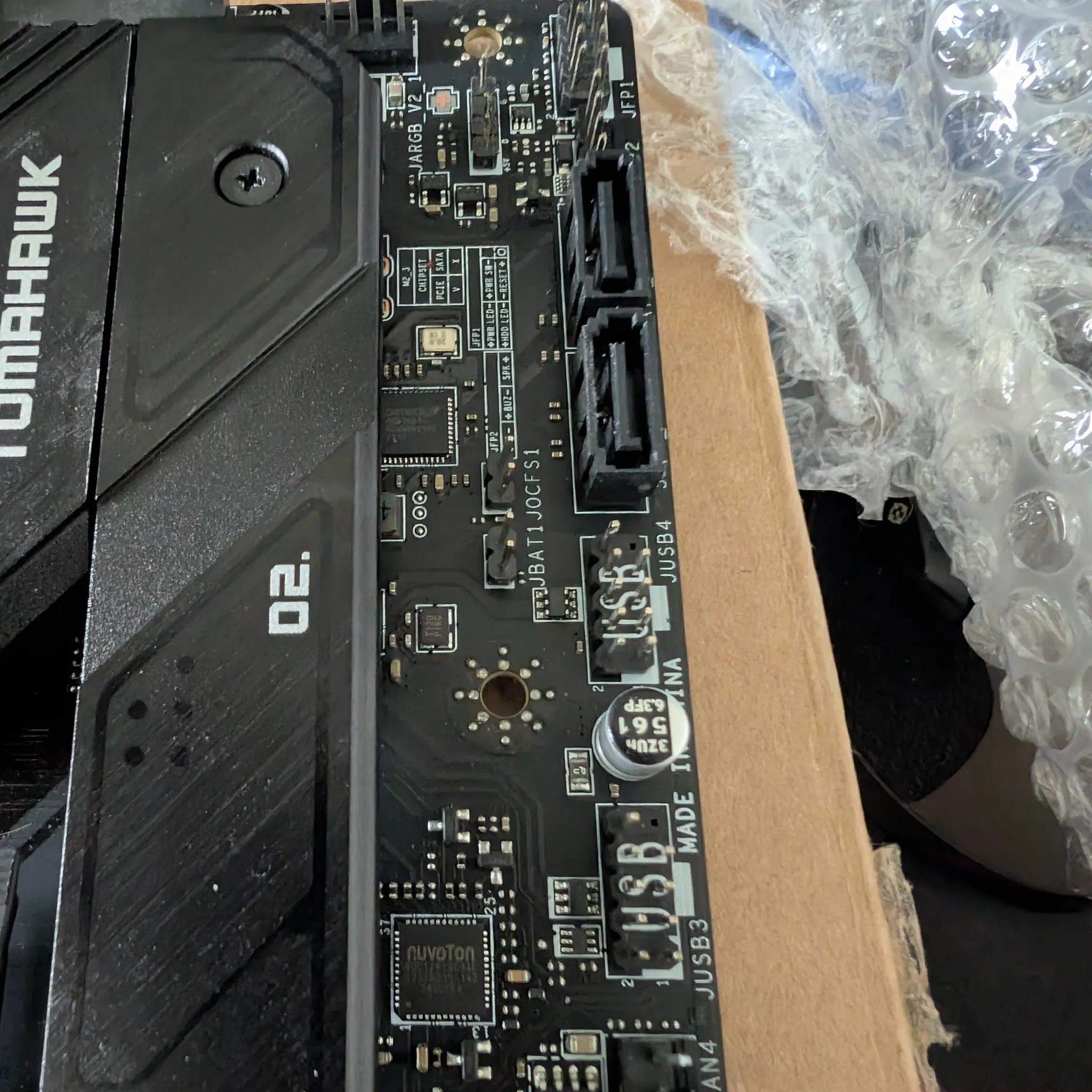 MSI B650 Tomahawk Wifi, Ryzen 7600x, 32gb DDR5 ram, dual 512gb GEN 3 SSDs and 360mm DEEPCOOL LD360