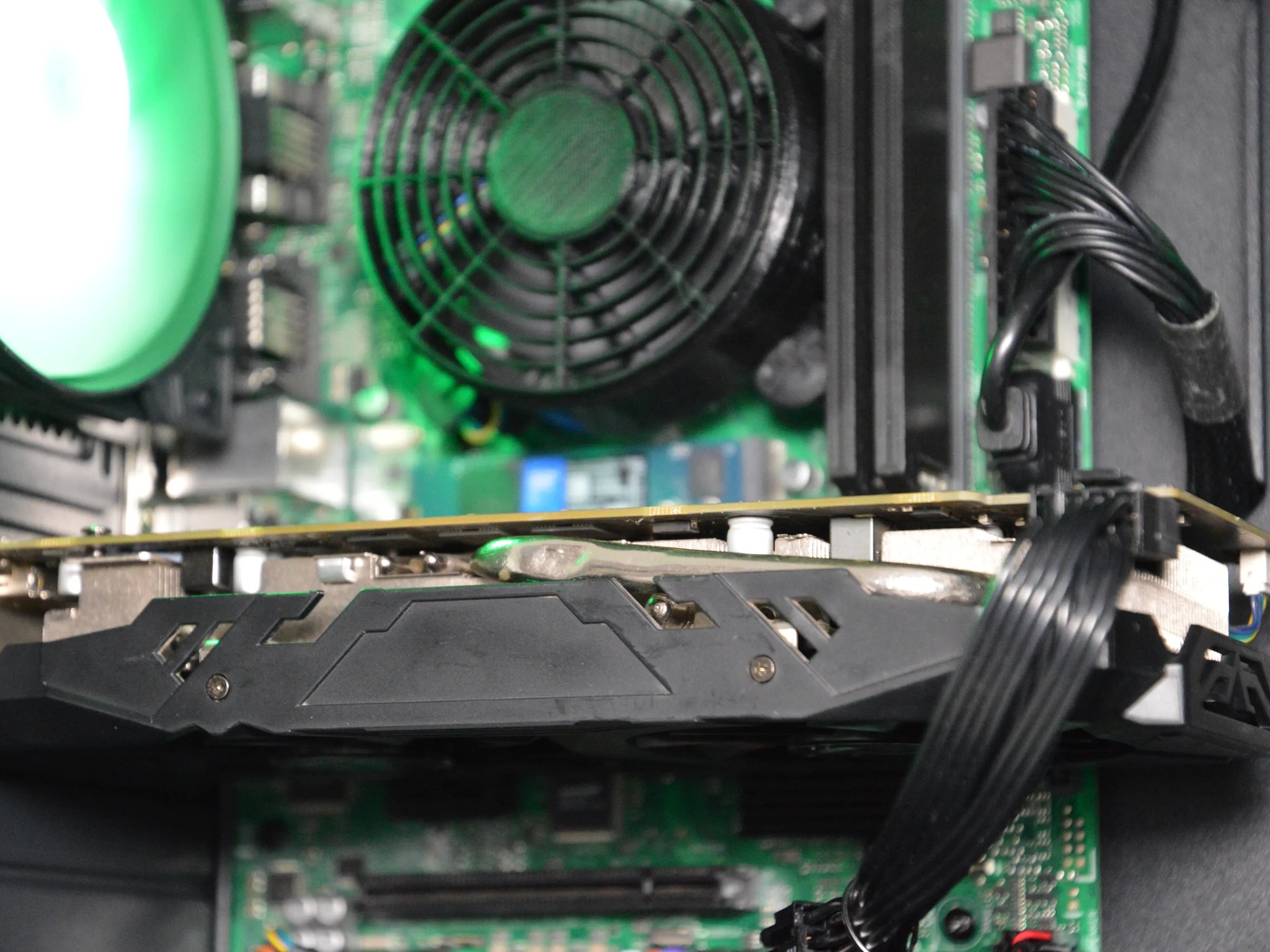 ⚫️🌎| RX 580 8GB | INTEL i5 8400 | 16GB DDR4 RAM | 1TB NVME SSD | Midnight Earth |