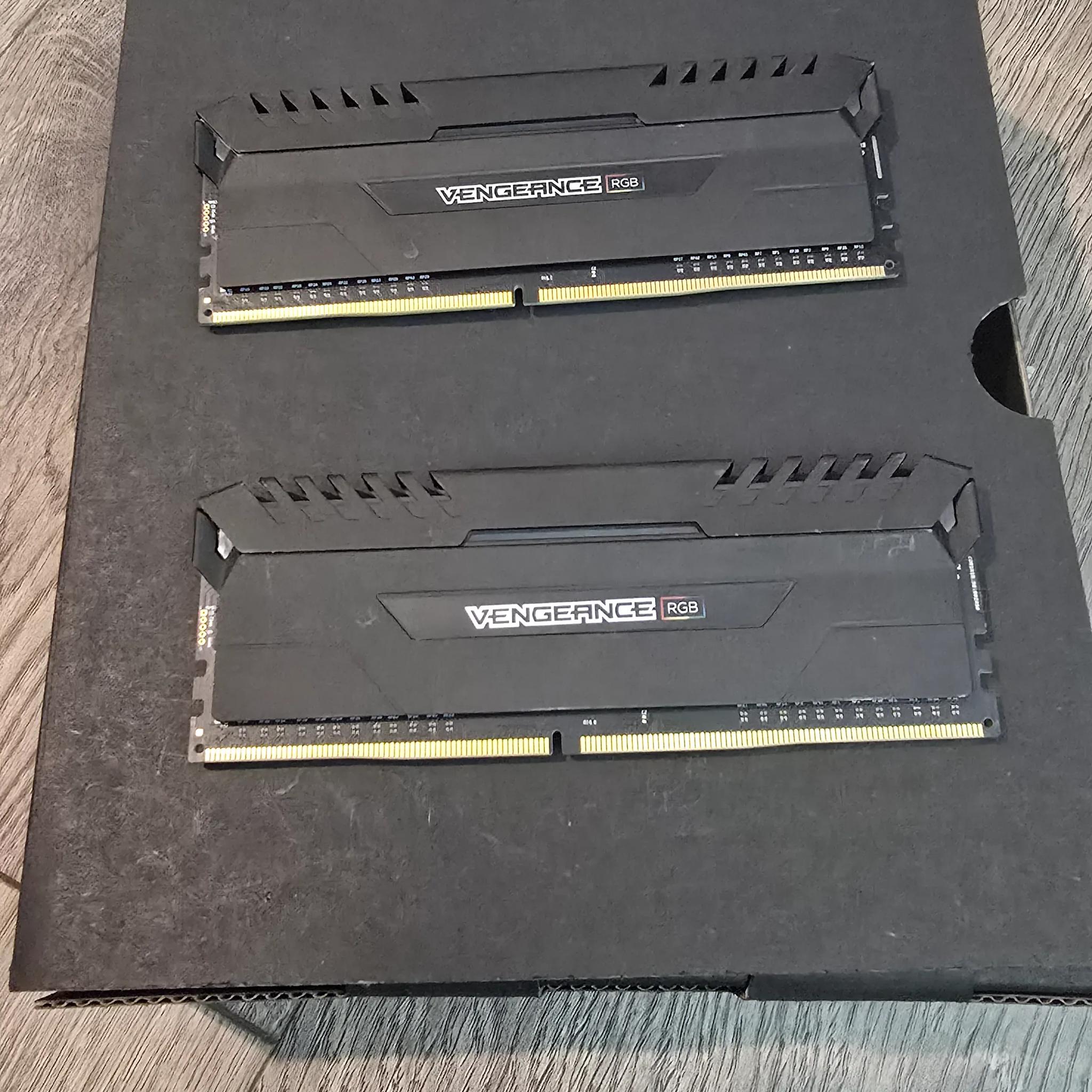 b450-i gaming/ Ryzen 5 2600/ Corsair vengeance 16gb 3000 mhz/ AMD cooler
