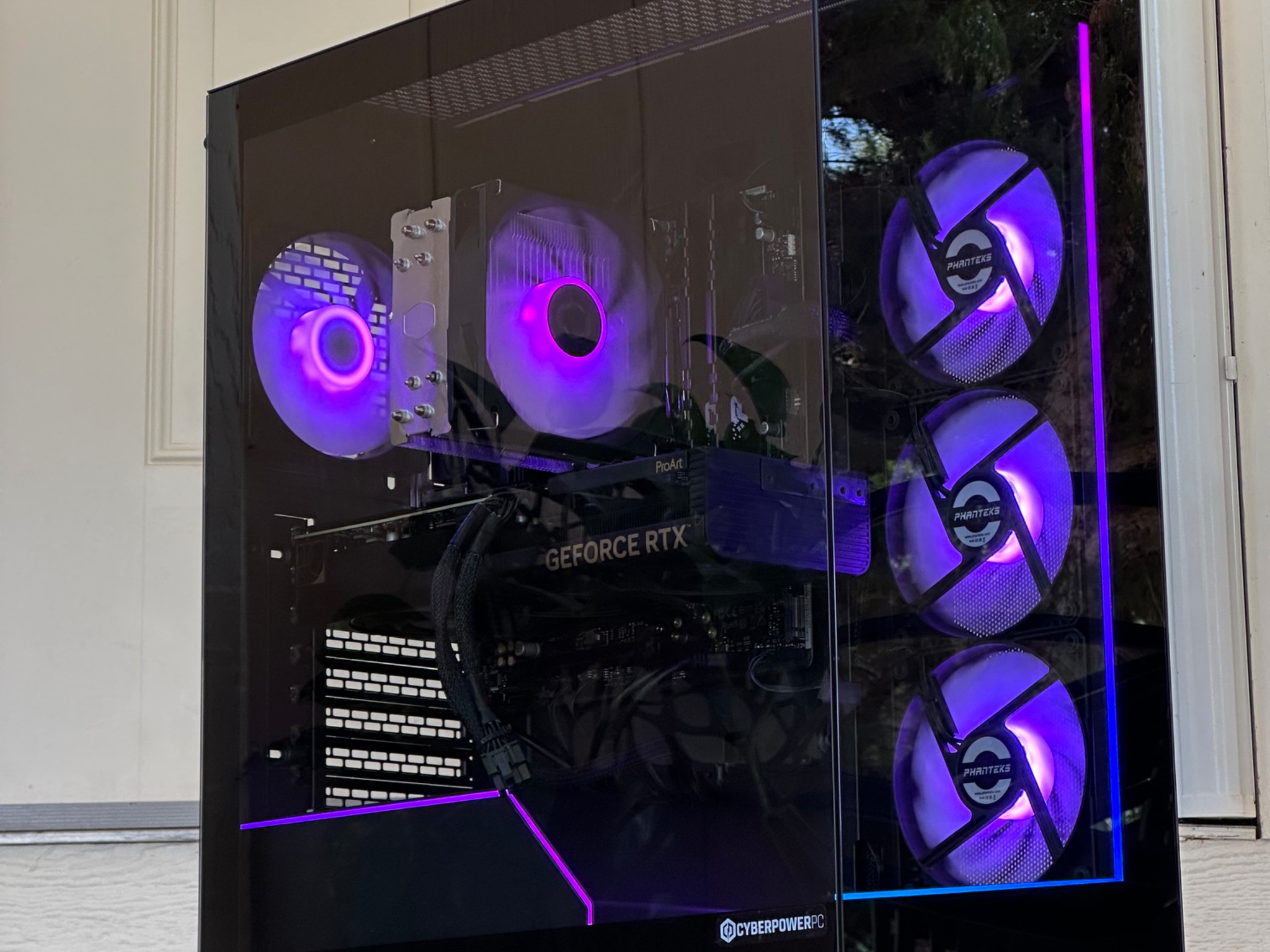 Ryzen 7 7700 / RTX 4060 Ti 16GB / 32GB DDR5 / 2TB MSI Nvme ssd / Windows 11