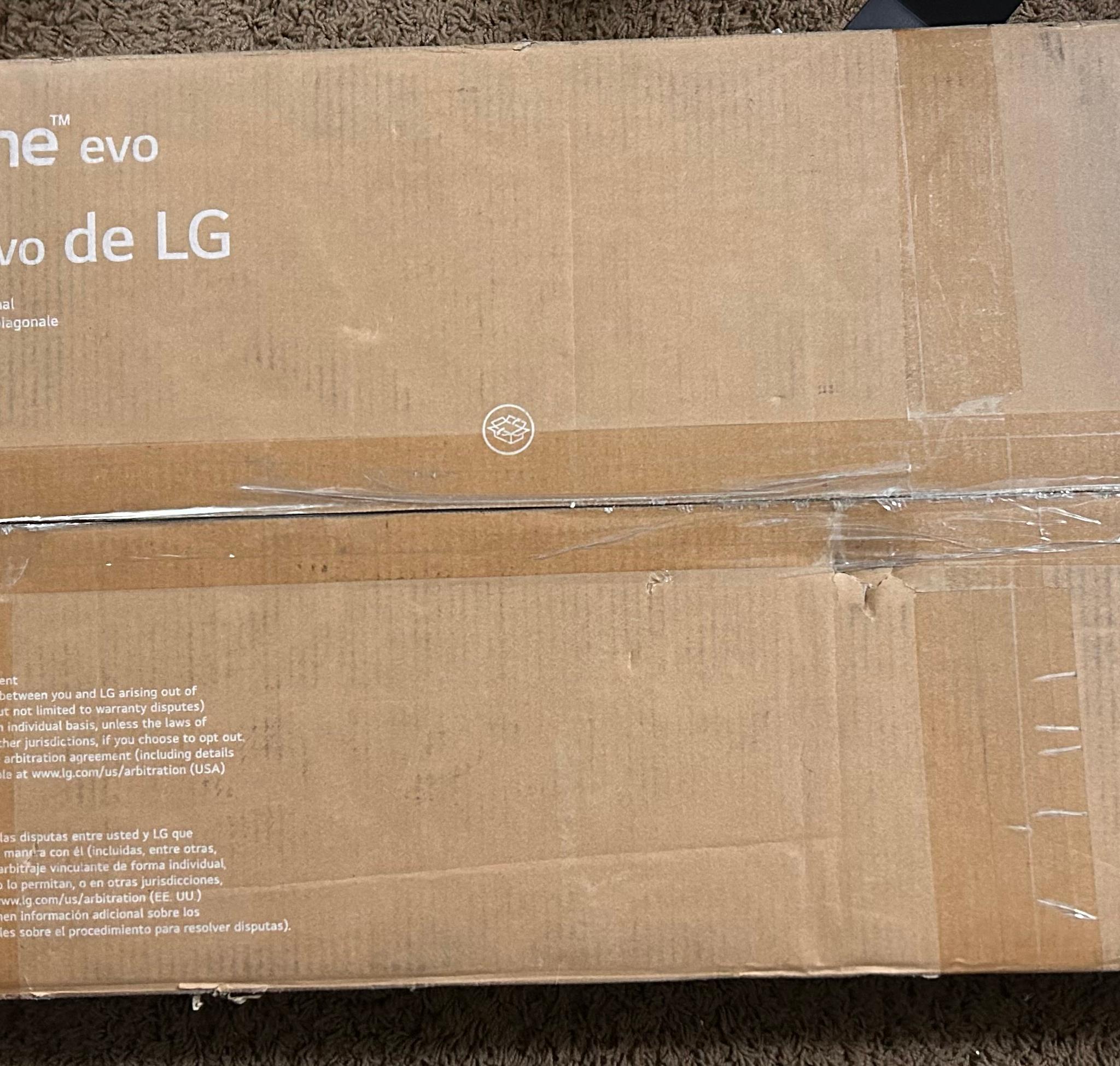 LG UltraFine evo 32" Worlds First TB5-6K(6144x3456) NANO-IPS-Black Thunderbolt-5 Monitor (32U990A-S)