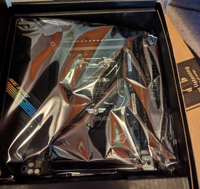 Open Box, Never used ROG Strix B460-i Gaming mITX