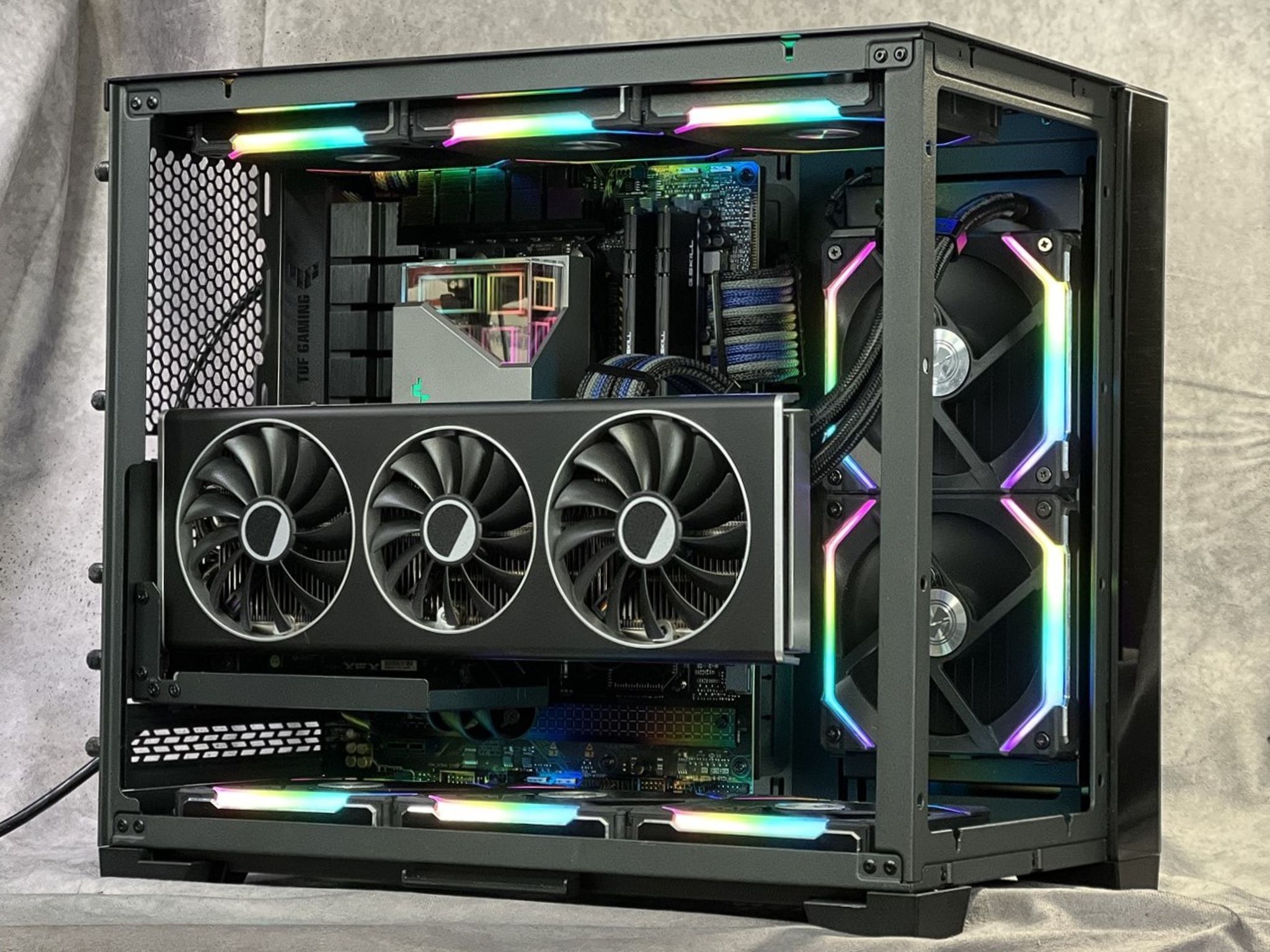 Custom Gaming PC - 7600X3D, 7800 XT, 32GB DDR5-6000, 1TB Gen 4 NVMe, full custom cables