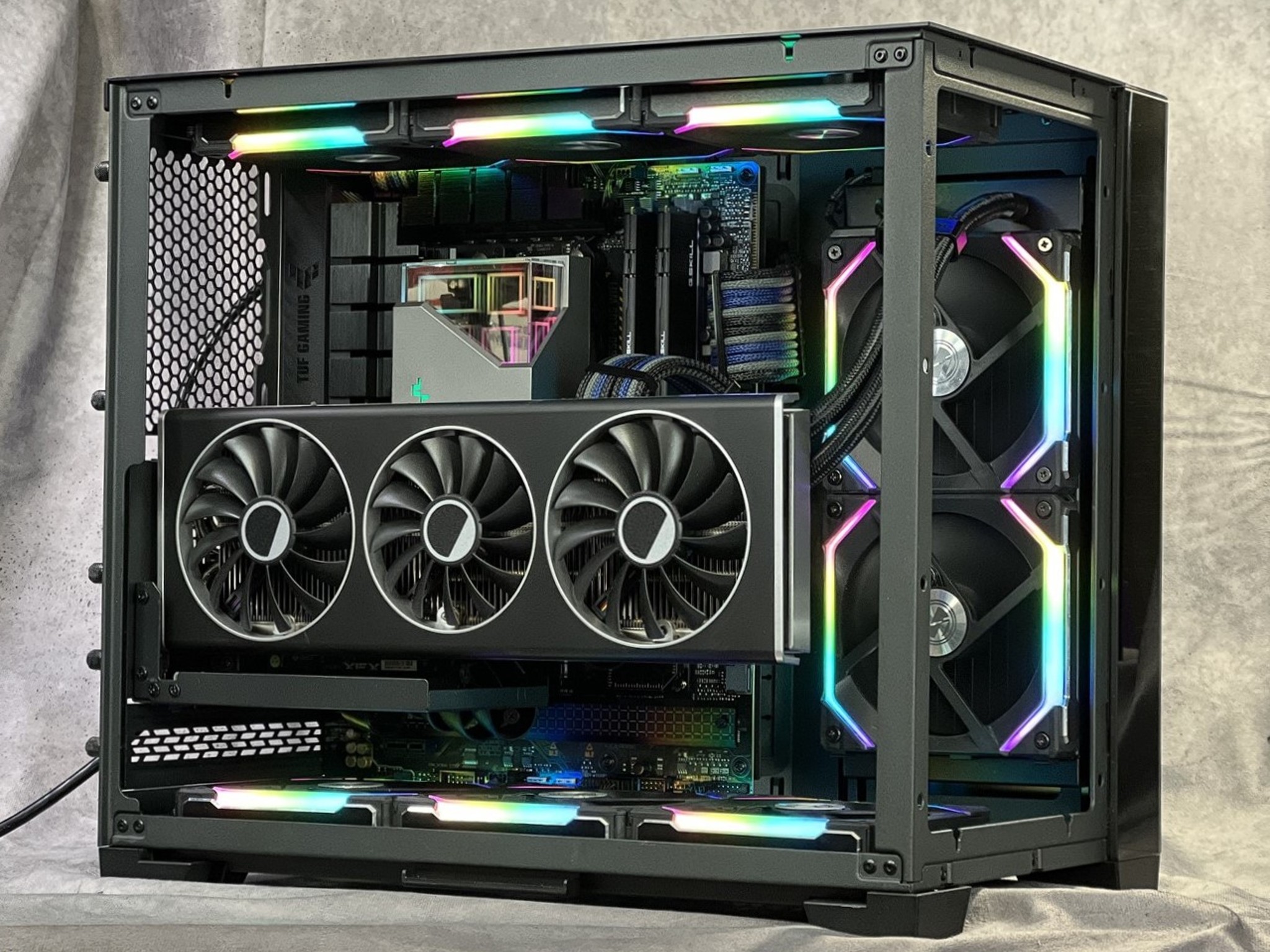 Custom Gaming PC - 7600X3D, 7800 XT, 32GB DDR5-6000, 1TB Gen 4 NVMe, full custom cables