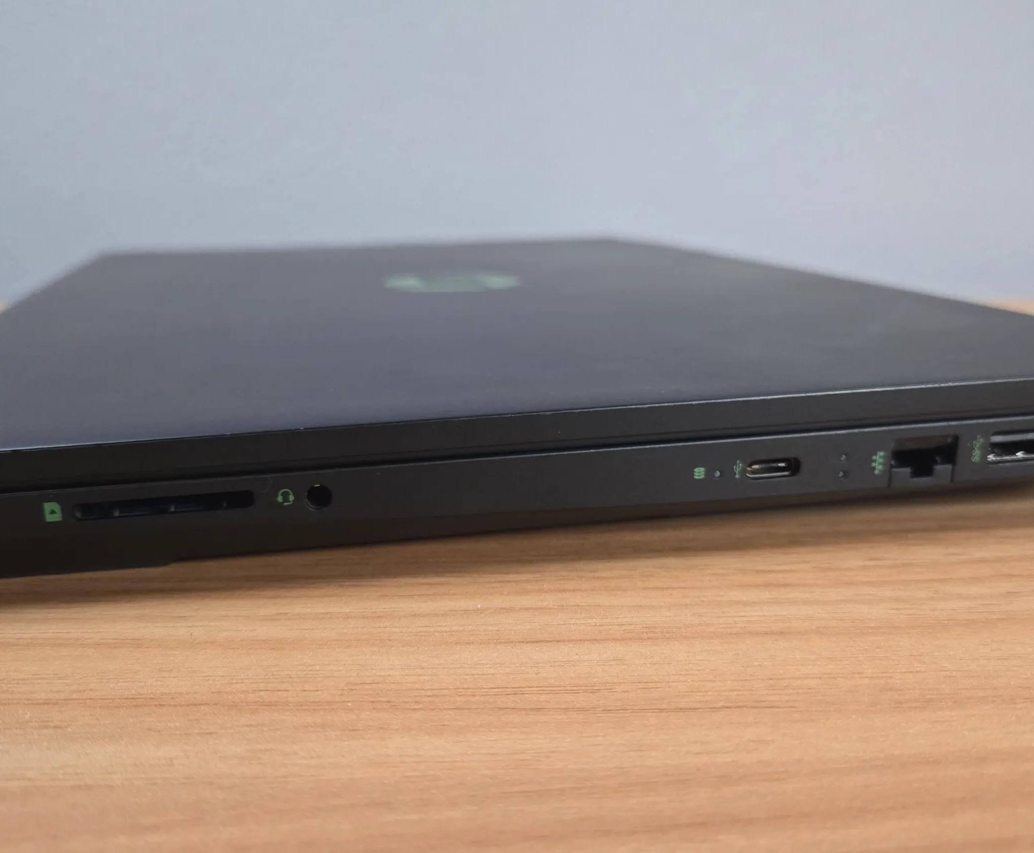 HP Gaming Laptop 15.6" - GTX 1650 + Ryzen 5 4600H
