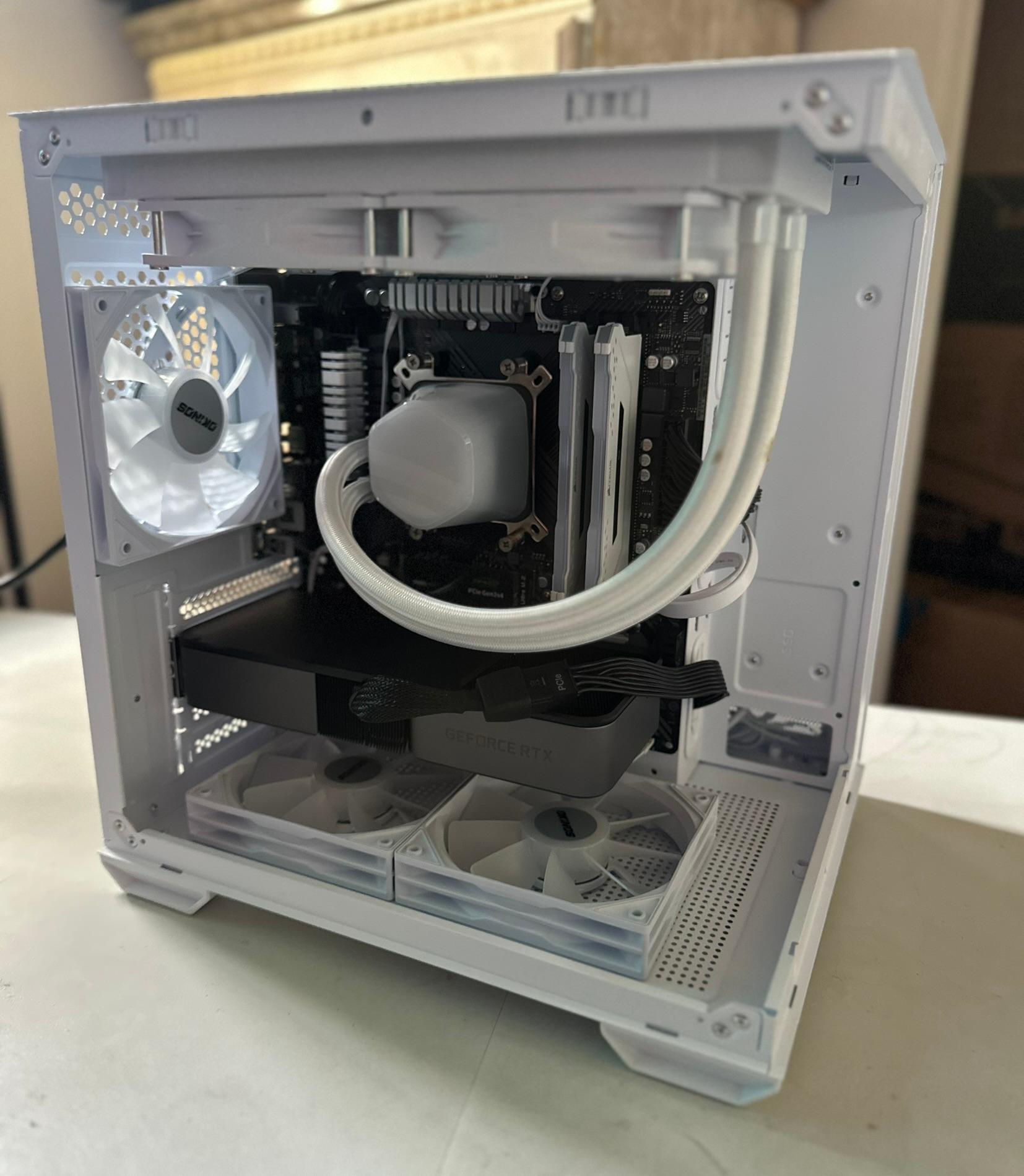 Ryzen 7 3700X / RTX 3070 / 512GB NVME / 32GB RAM