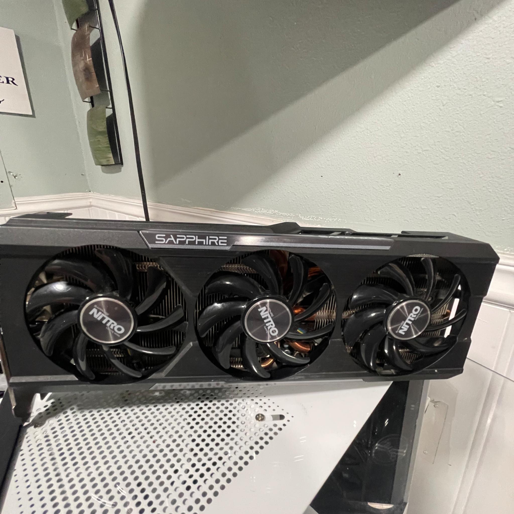 Sapphire R9 390!