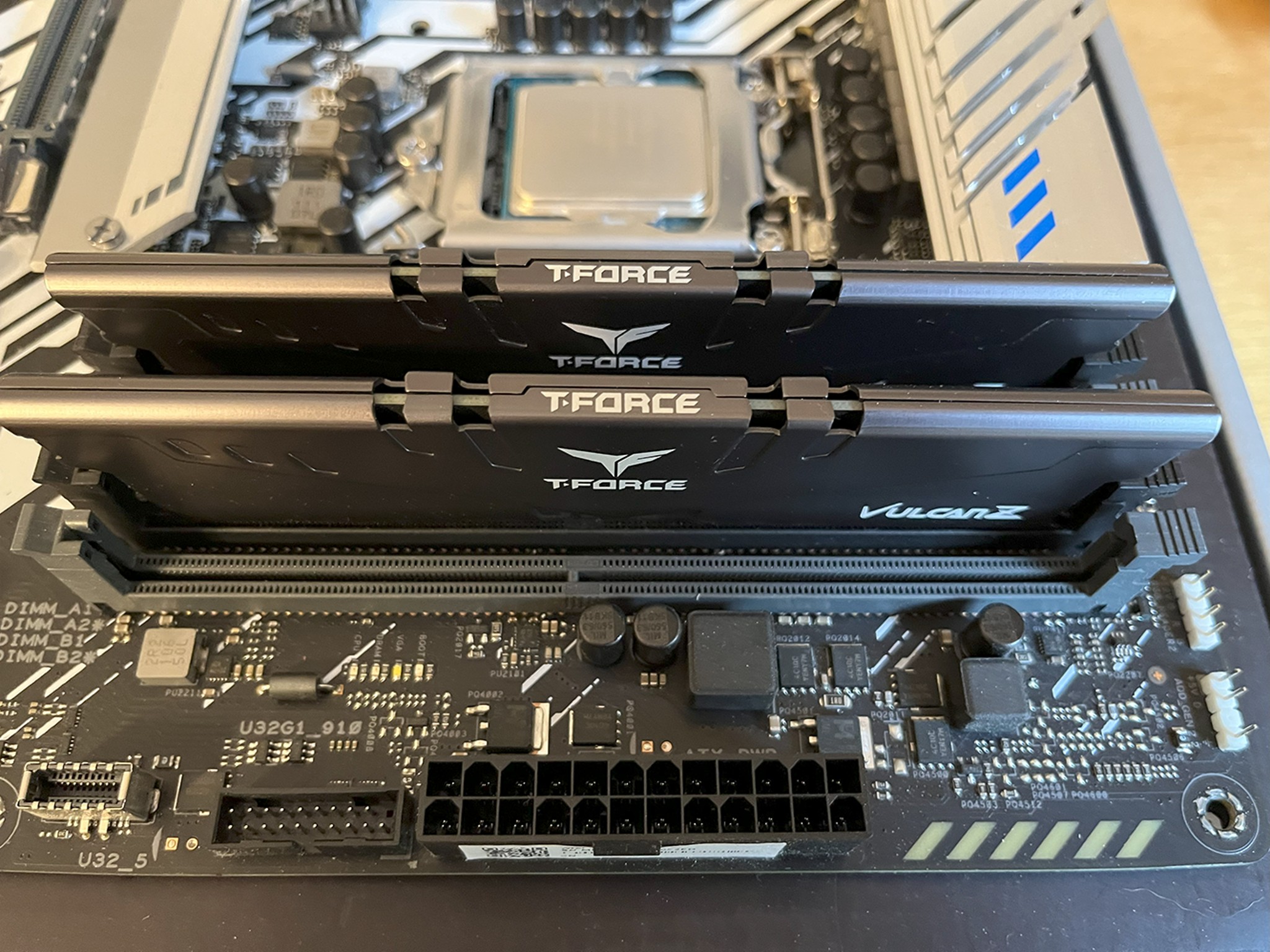 Z590 ASUS GUNDAM EDITION w/ Intel I9-11900KF & 32GB DDR4