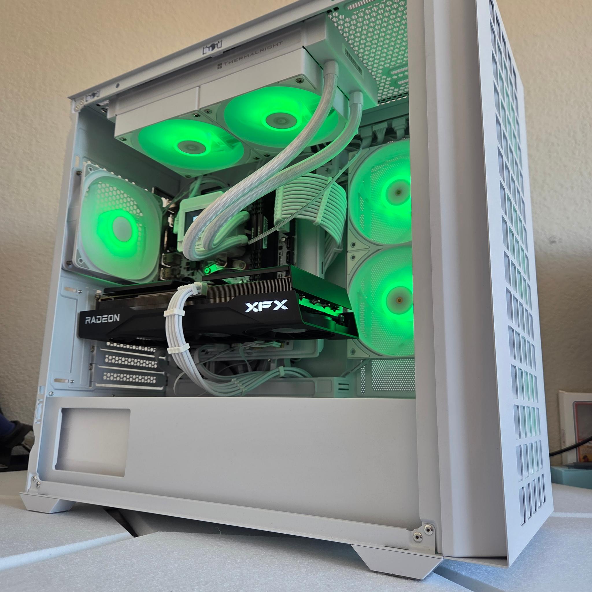 FROST PRO PLAYER🤍❄️💙9060XT Ryzen 7 5700x