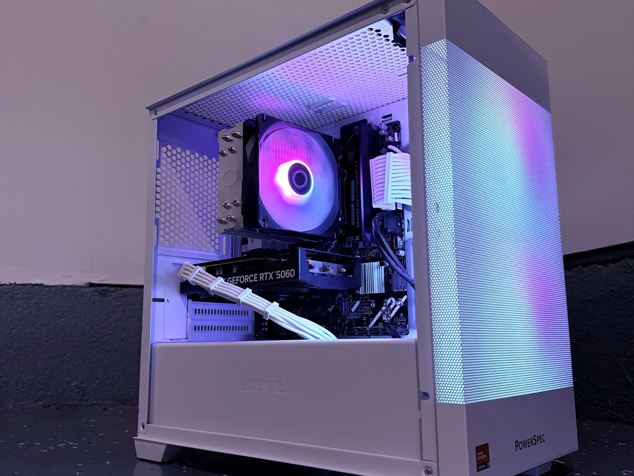 ❄️"Arctic Pearl"⚪️| 1400p Gaming | Ryzen 5 7500X3D | RTX 5060 | 16GB DDR5 Ram | 1TB NVMe SSD