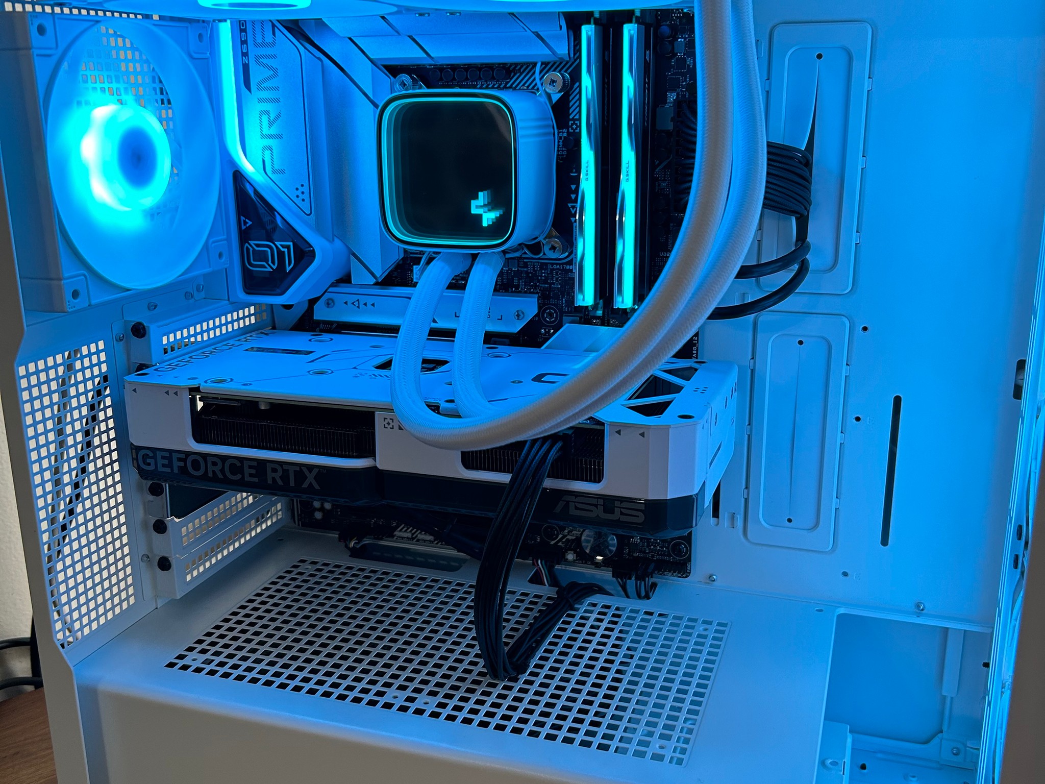 RTX 4070 | Intel i5 12600K | 32GB DDR5 | The Starfield 01