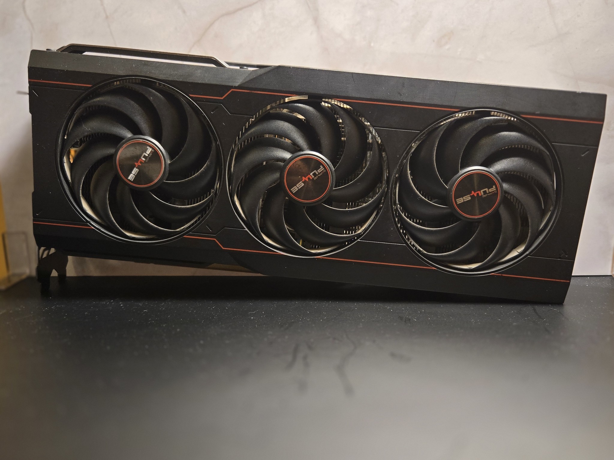 Sapphire Pulse RX 6800XT 16GB Scuff/Scrape