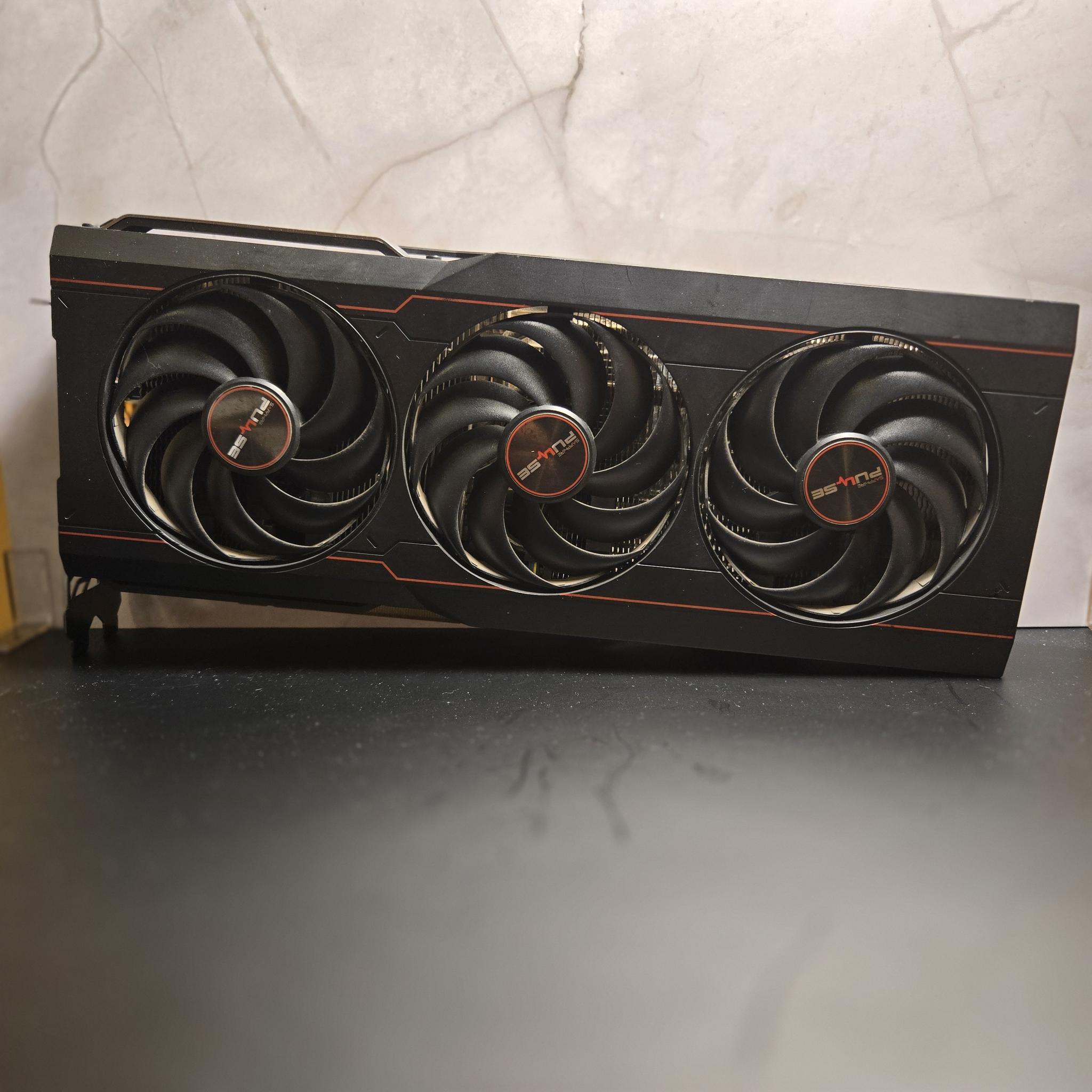 Sapphire Pulse RX 6800XT 16GB Scuff/Scrape