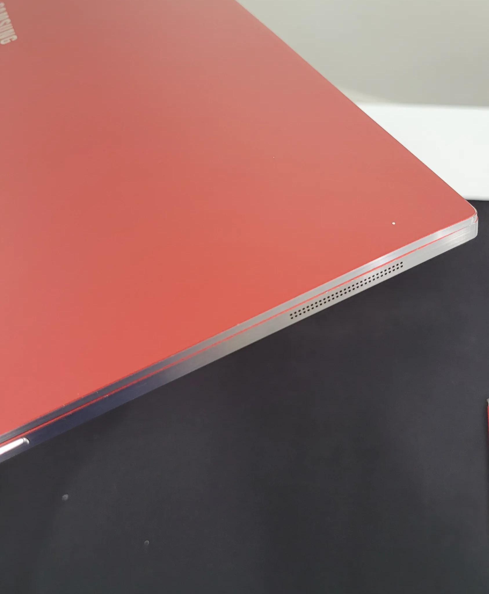 Samsung Galaxy 13.3" 4K Touch-Screen Chromebook Intel Core i5 8GB RAM 256GB SSD Fiesta Red