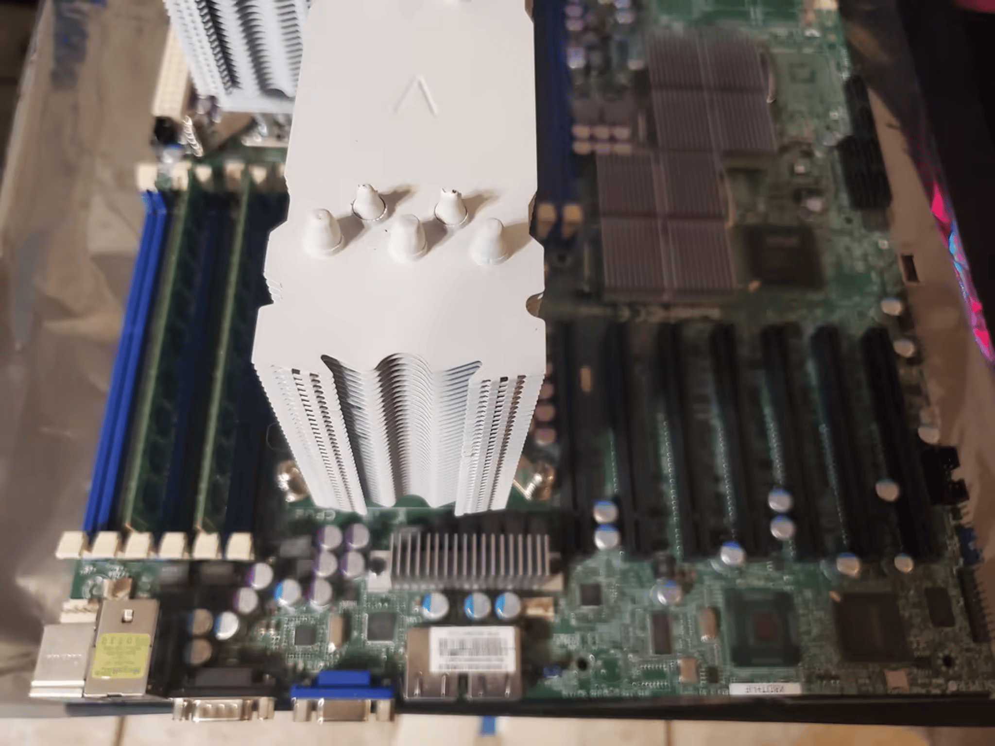 Supermicro X8DTH-IF-BM003 with CPU/RAM/HEATSINK