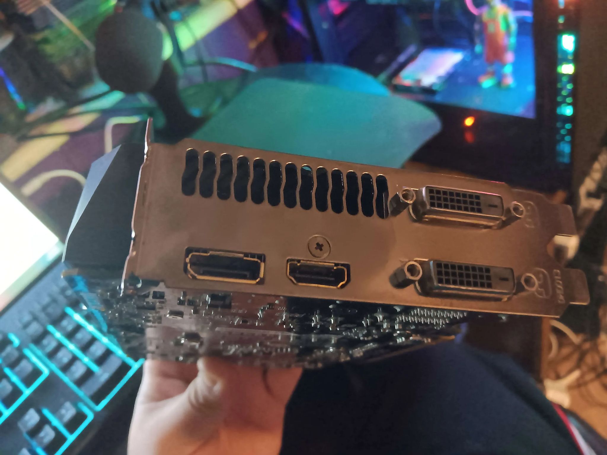 Selling my Gigabyte GTX 1060 3gb