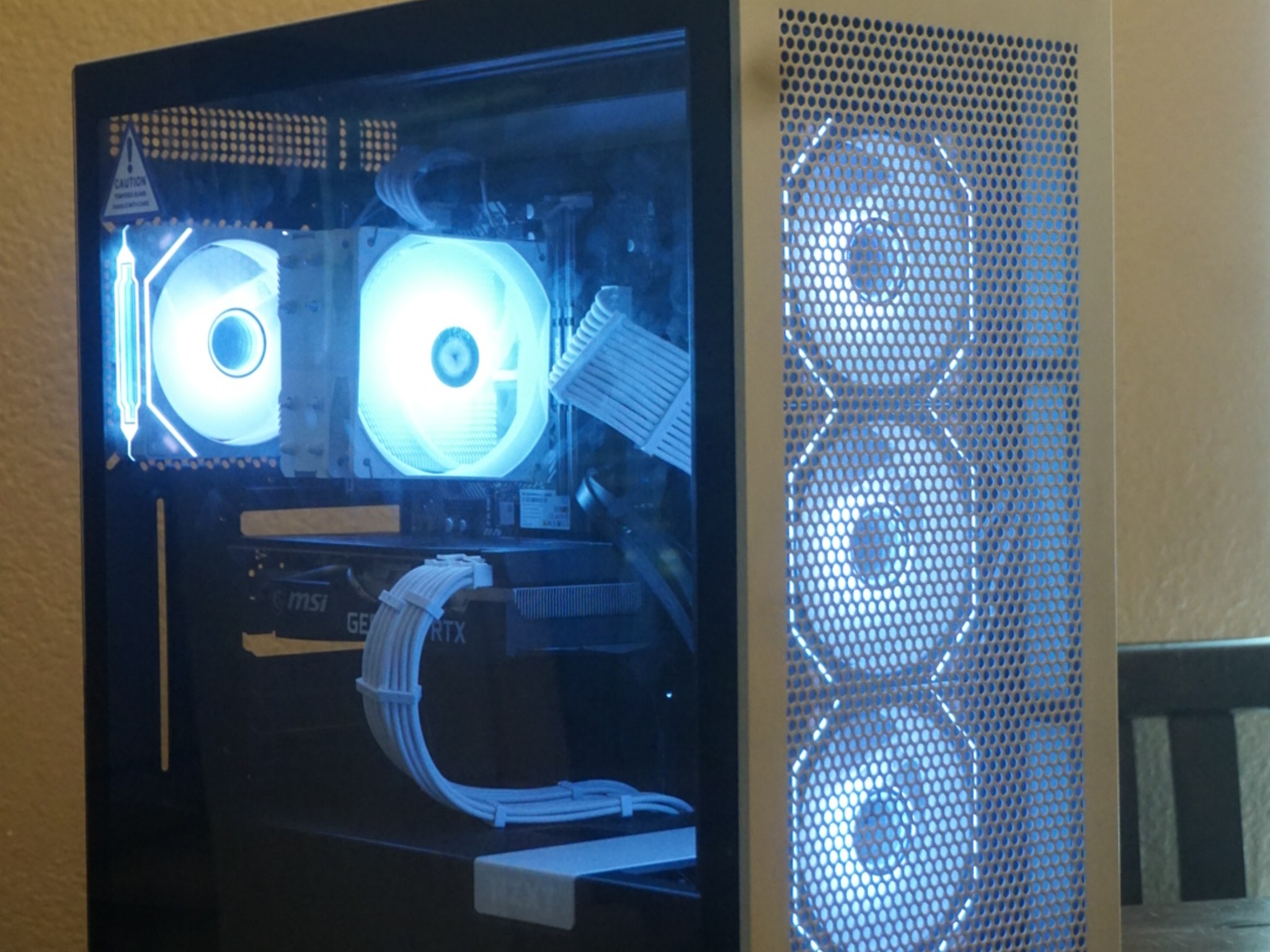 Gaming PC - 3060 ti • Ryzen 5 5600G • 16 GB • 500 GB SSD