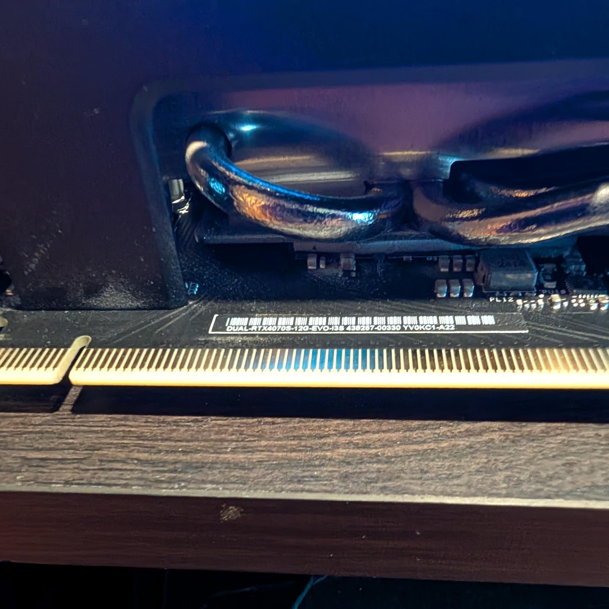 Asus DUAL GeForce RTX 4070 SUPER evo
