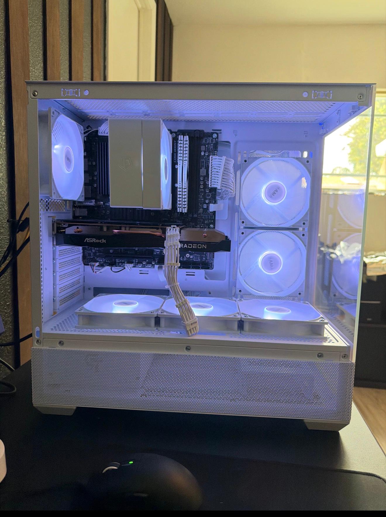 RX 6600xt, Ryzen 5500 White Gaming PC