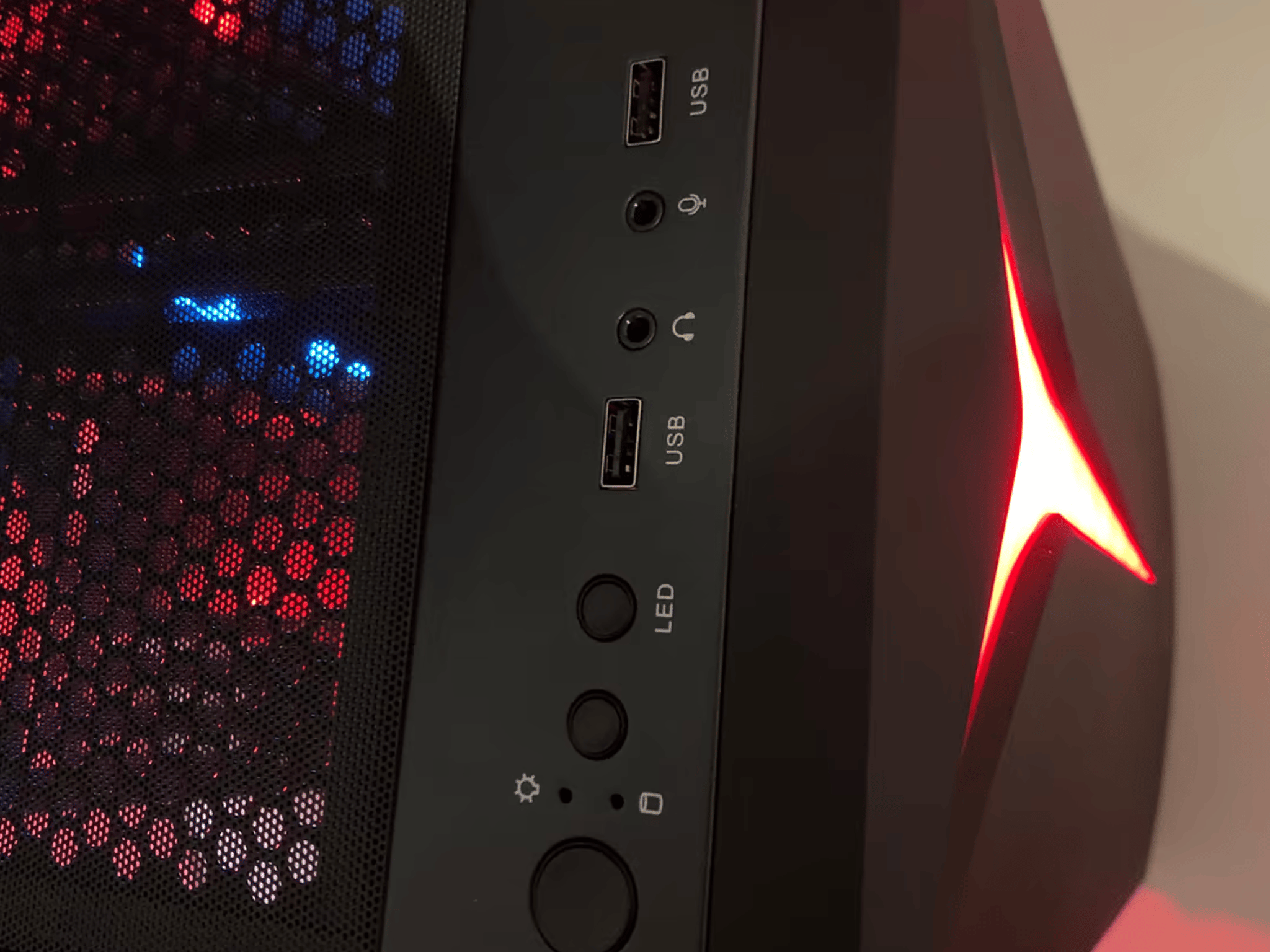 Novice | Ryzen 3 1200/RX 570 4GB Gaming PC FREE SHIPPING