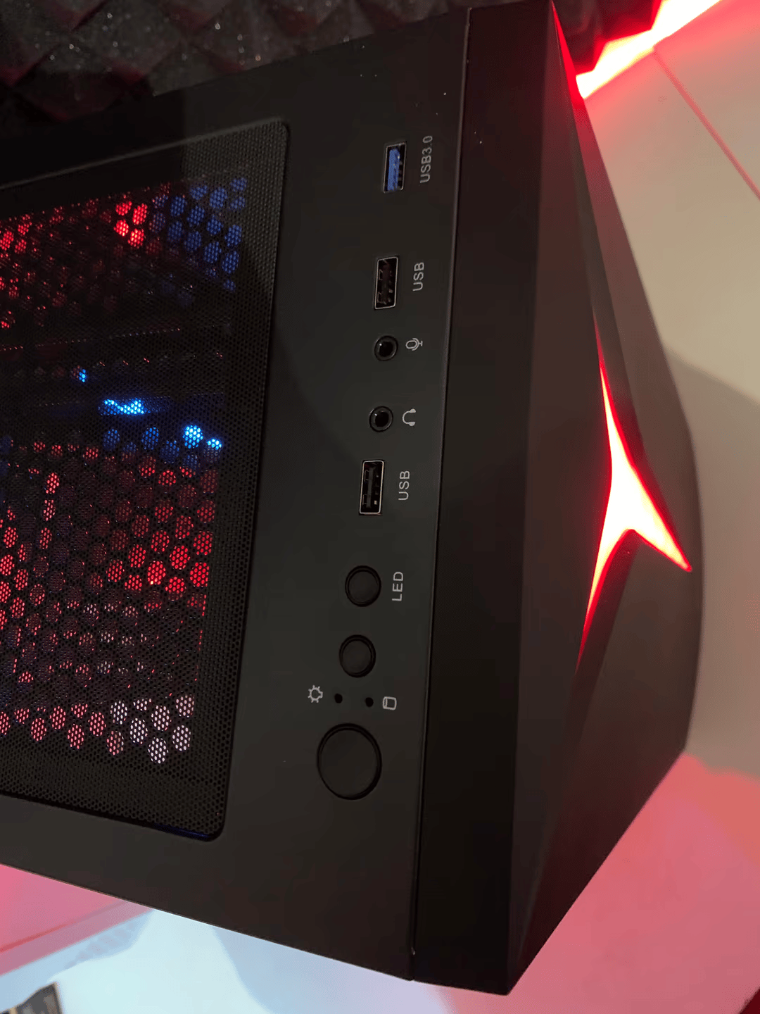 Novice | Ryzen 3 1200/RX 570 4GB Gaming PC FREE SHIPPING