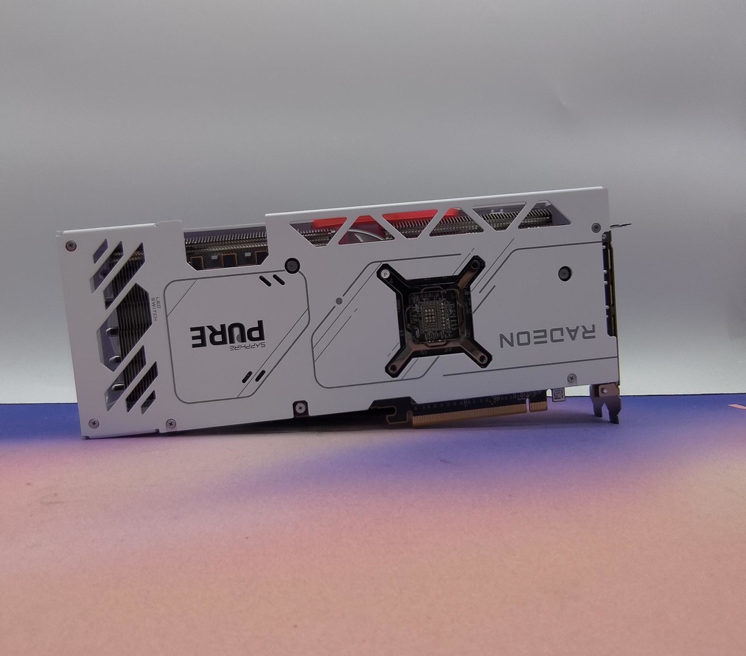 Sapphire Pure RX 7900 GRE | Jawa