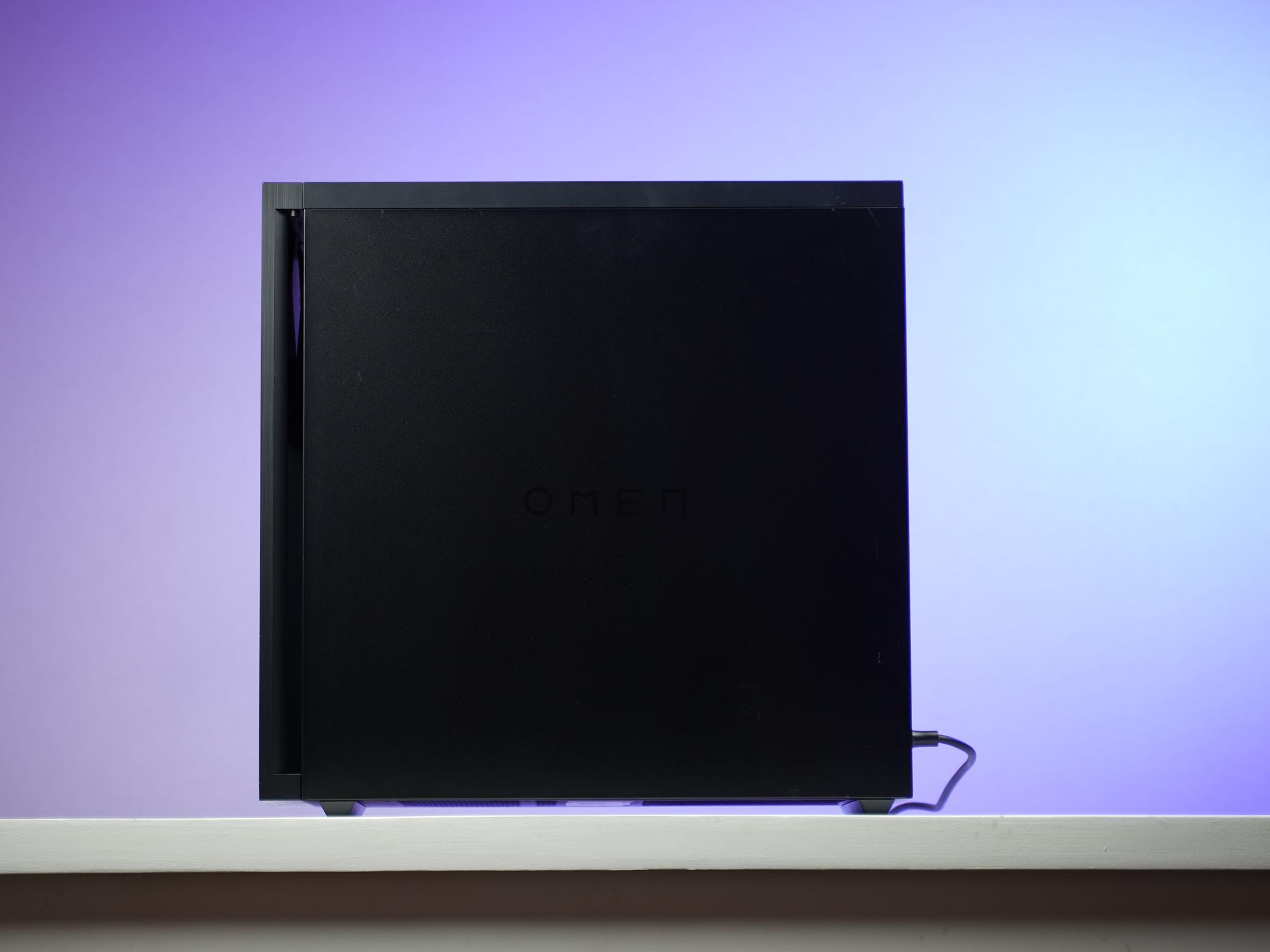 “OMENFORM 4” RTX 4070 Ryzen 5 7600 8GB 1.5TB Windows 11 Workstation Gaming PC Powerhouse