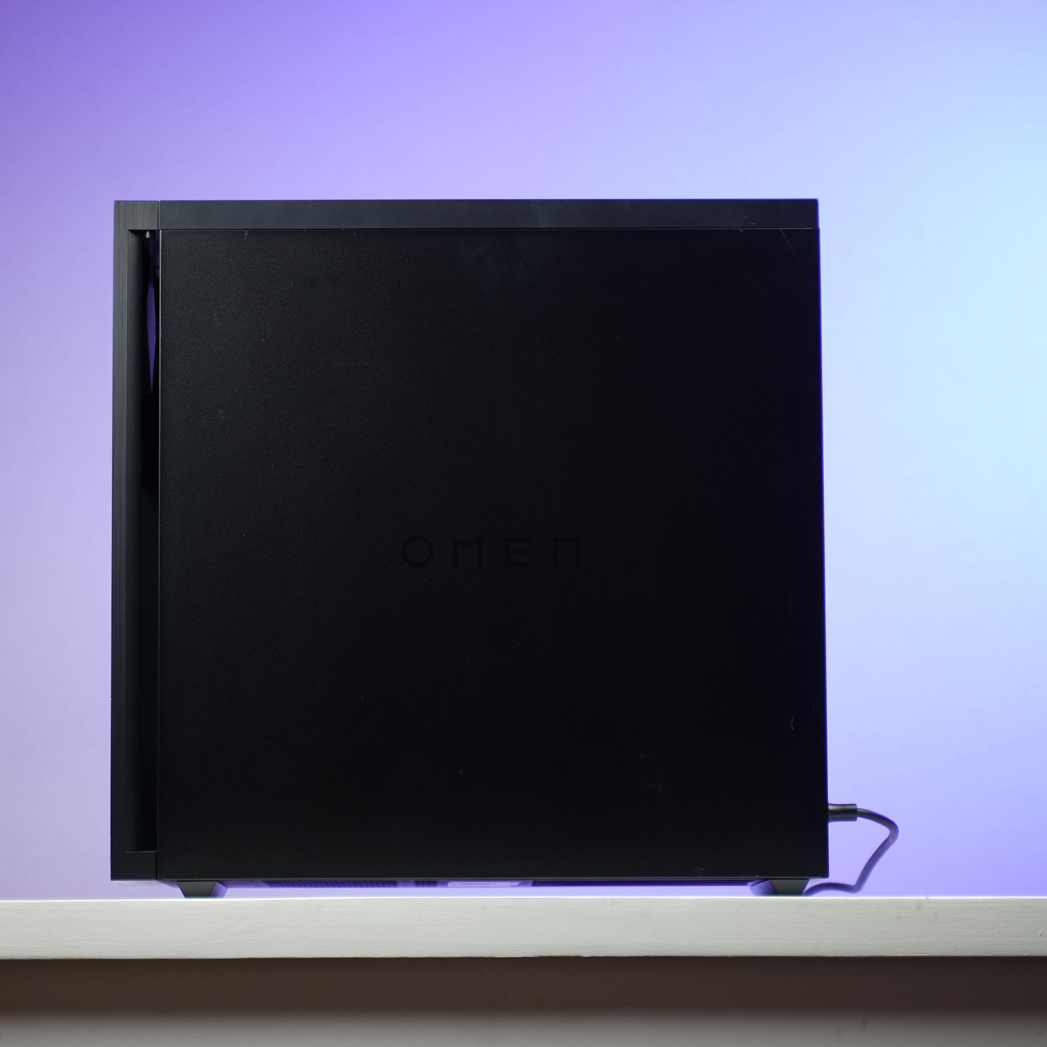 “OMENFORM 4” RTX 4070 Ryzen 5 7600 8GB 1.5TB Windows 11 Workstation Gaming PC Powerhouse