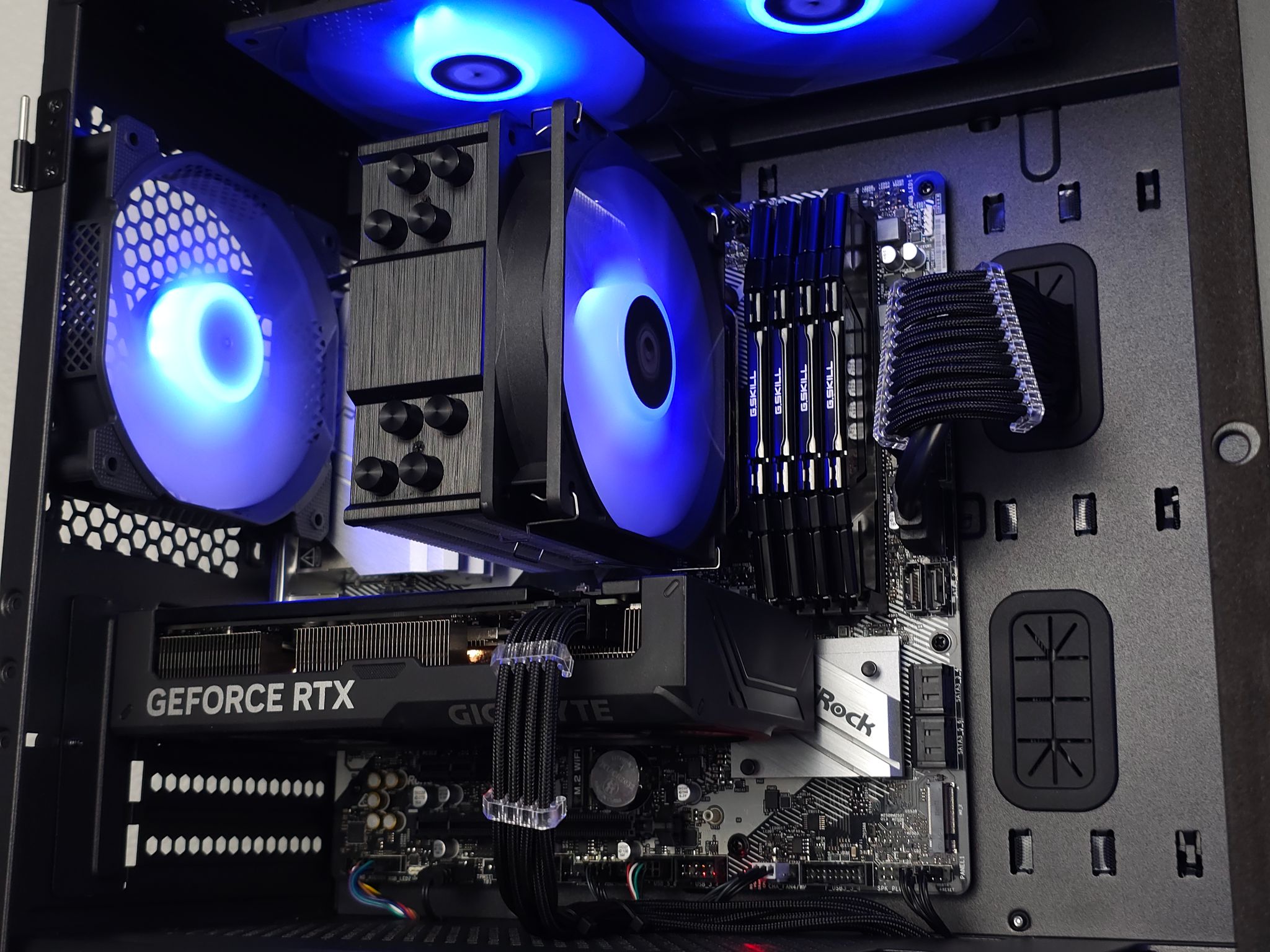 GAMING PC | RTX 4060 TI 16GB | RYZEN 5 5700 | 16 GB RAM | 1 TB SSD | WIFI 6 | WINDOWS 11 PRO