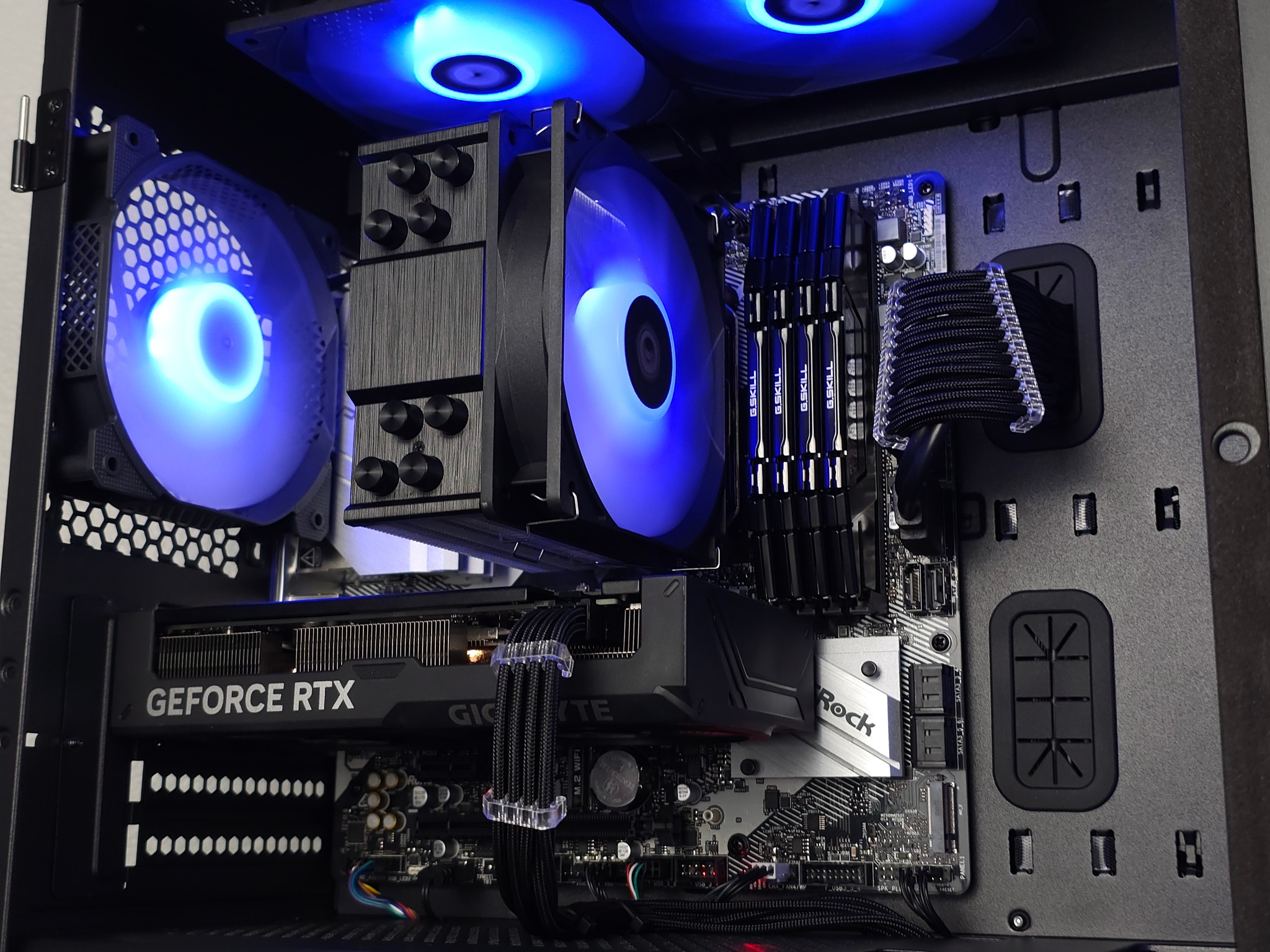GAMING PC | RTX 4060 TI 16GB | RYZEN 5 5700 | 16 GB RAM | 1 TB SSD | WIFI 6 | WINDOWS 11 PRO