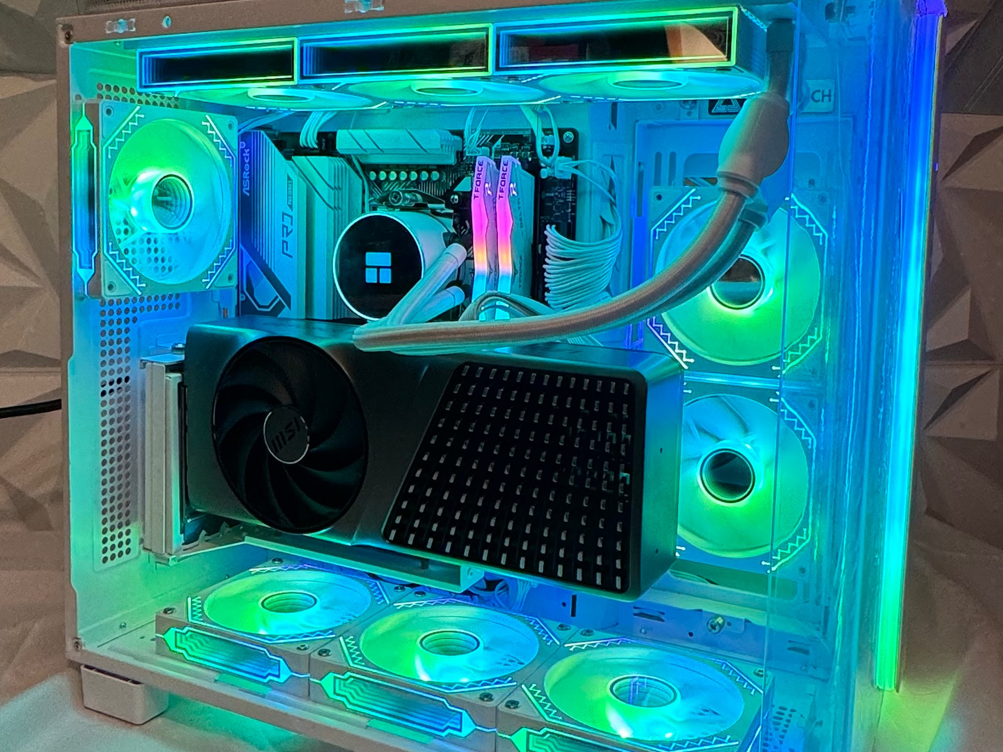 "Golden Bunny" Ryzen 7 7800x3d, 4080 super, 64gb ddr5, 2tb nvme showpiece pc