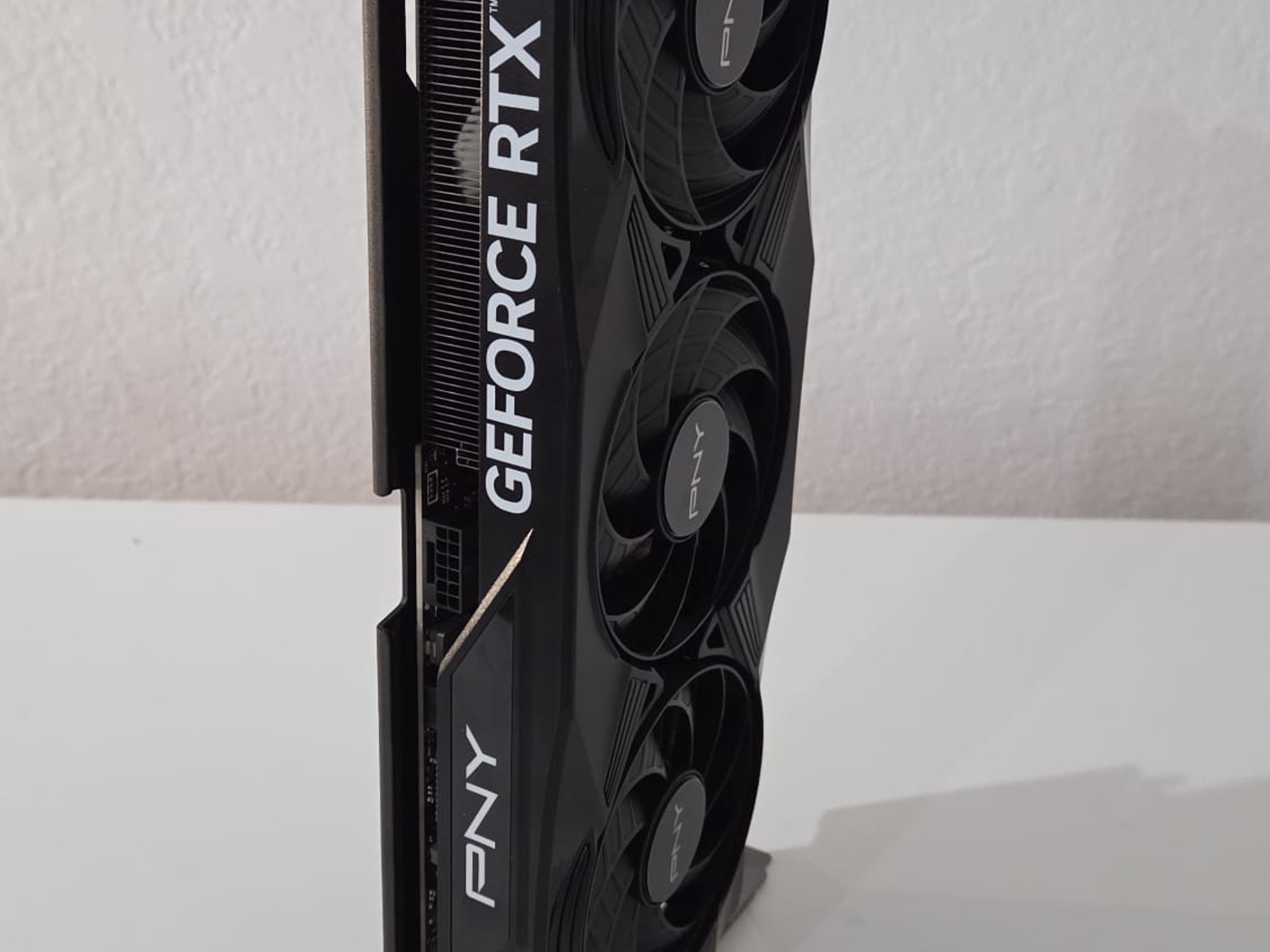 PNY GeForce RTX 5070 12GB GDDR7 Triple Fan - DLSS 4 - Blackwell - Like New