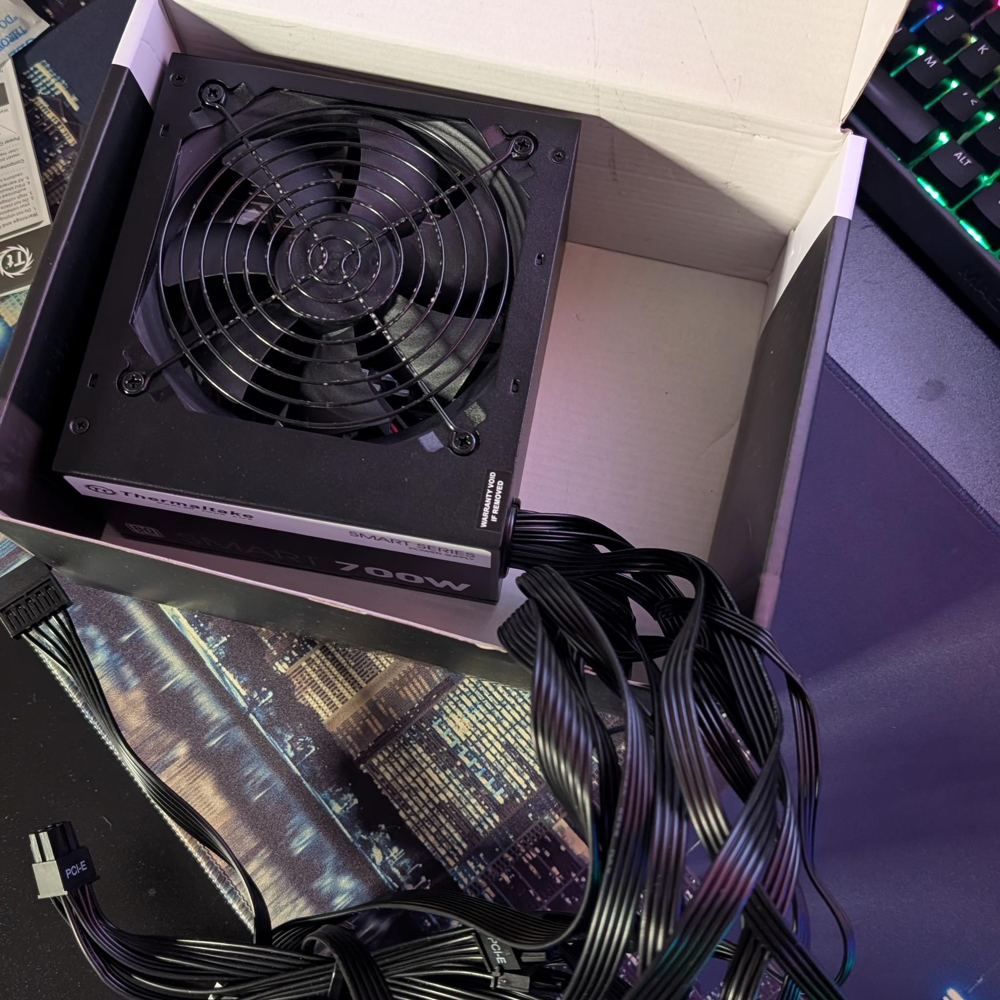 Thermaltake 700W 80 plus power supply