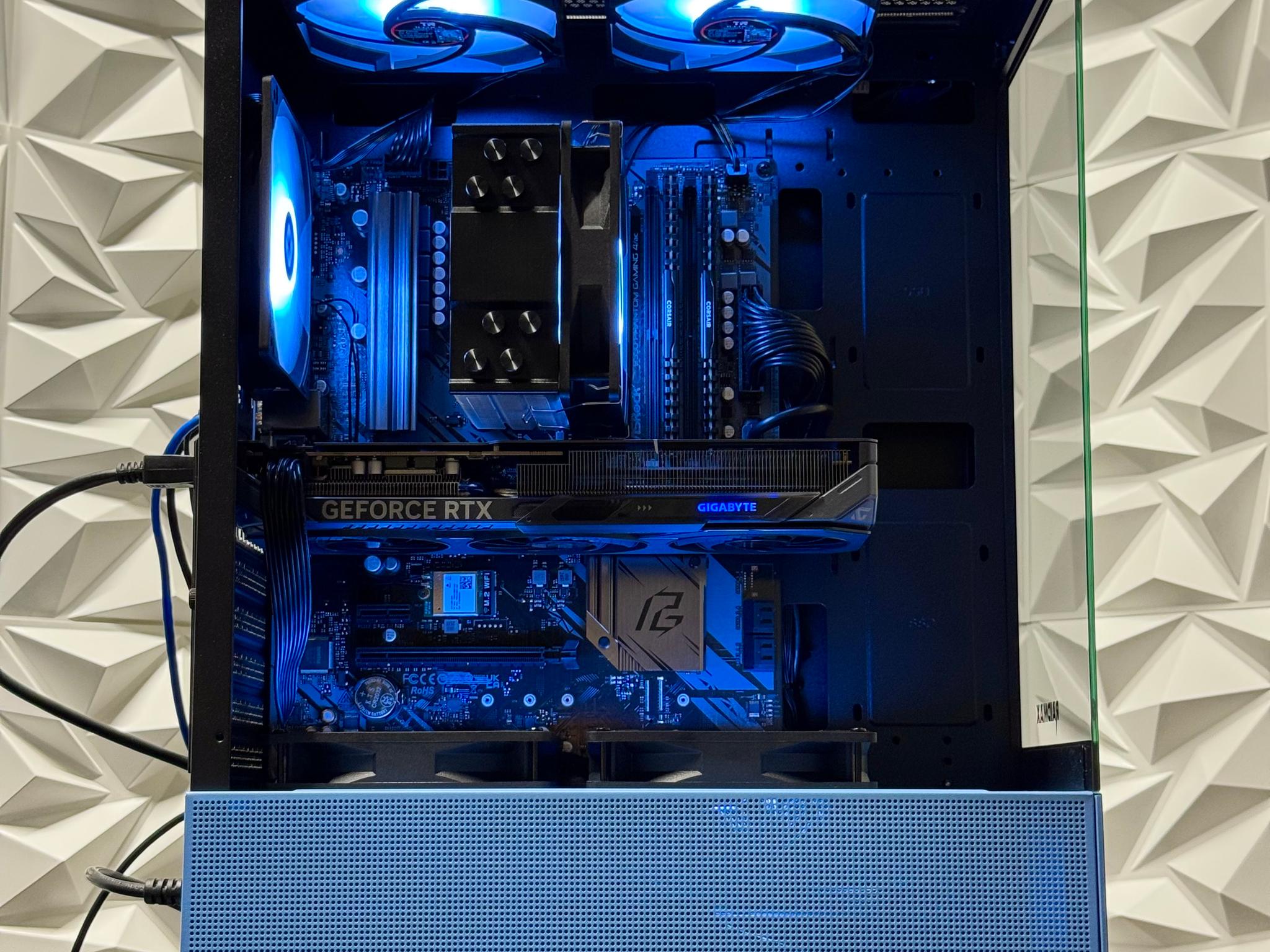 RTX 5060 / Ryzen 5 5500 / 16GB 3600MHz DDR4 / 1TB Nvme ssd / Windows 11 Pro