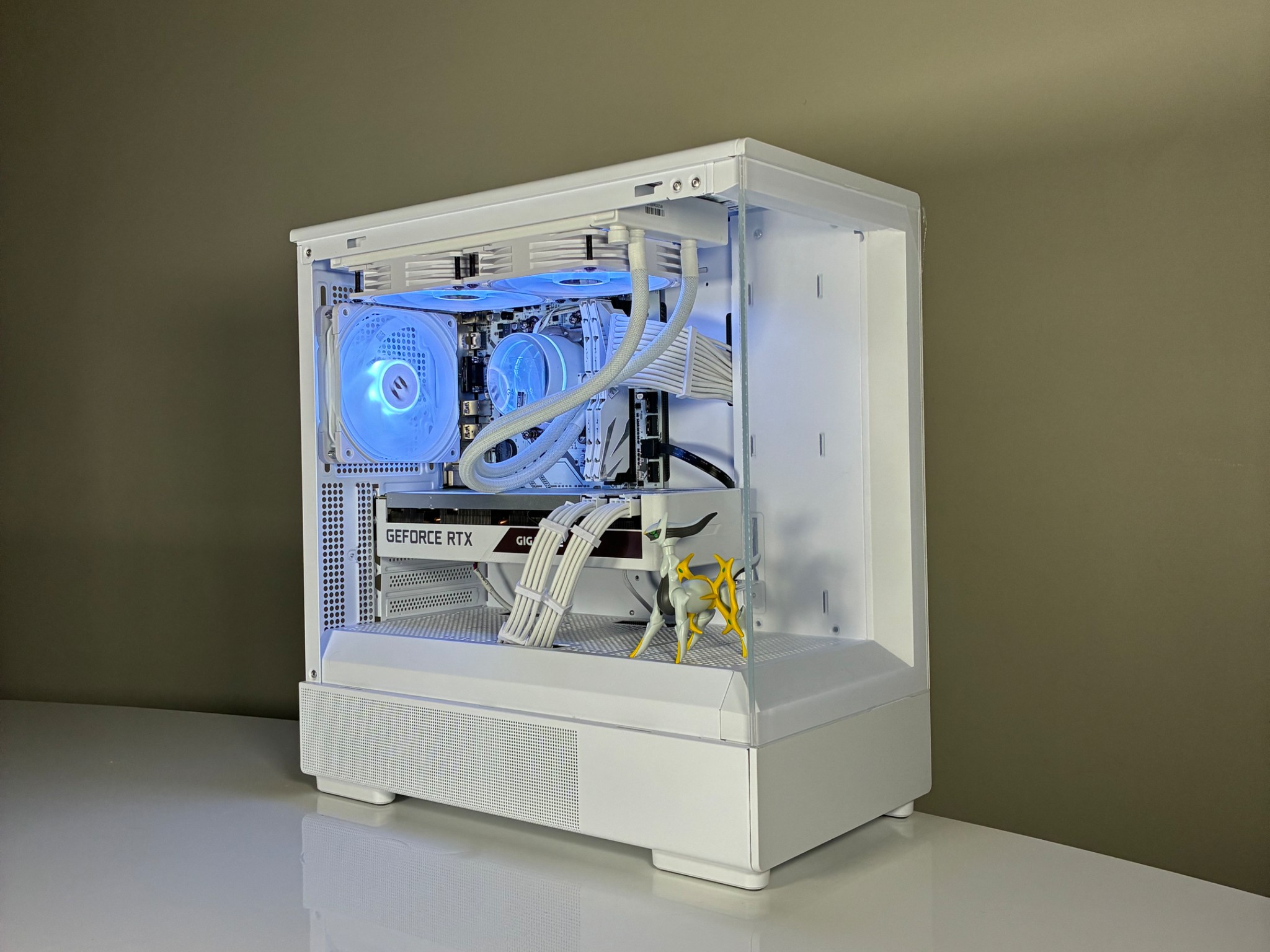WICKED WHITE PC | RTX 3070 | Ryzen 7 3700X | 32 GB RAM | 1.5 TB Storage