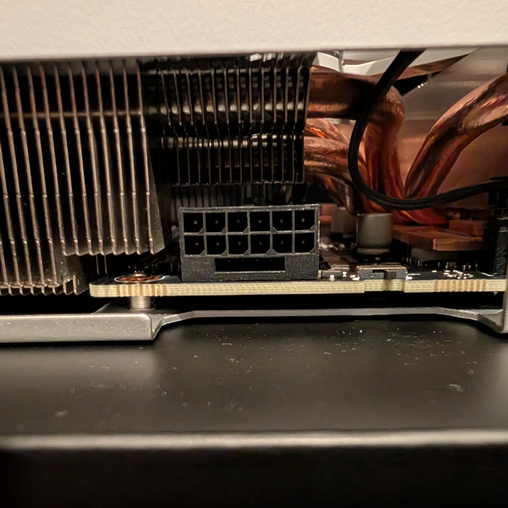 Gigabyte AERO 4070Ti Super (white)