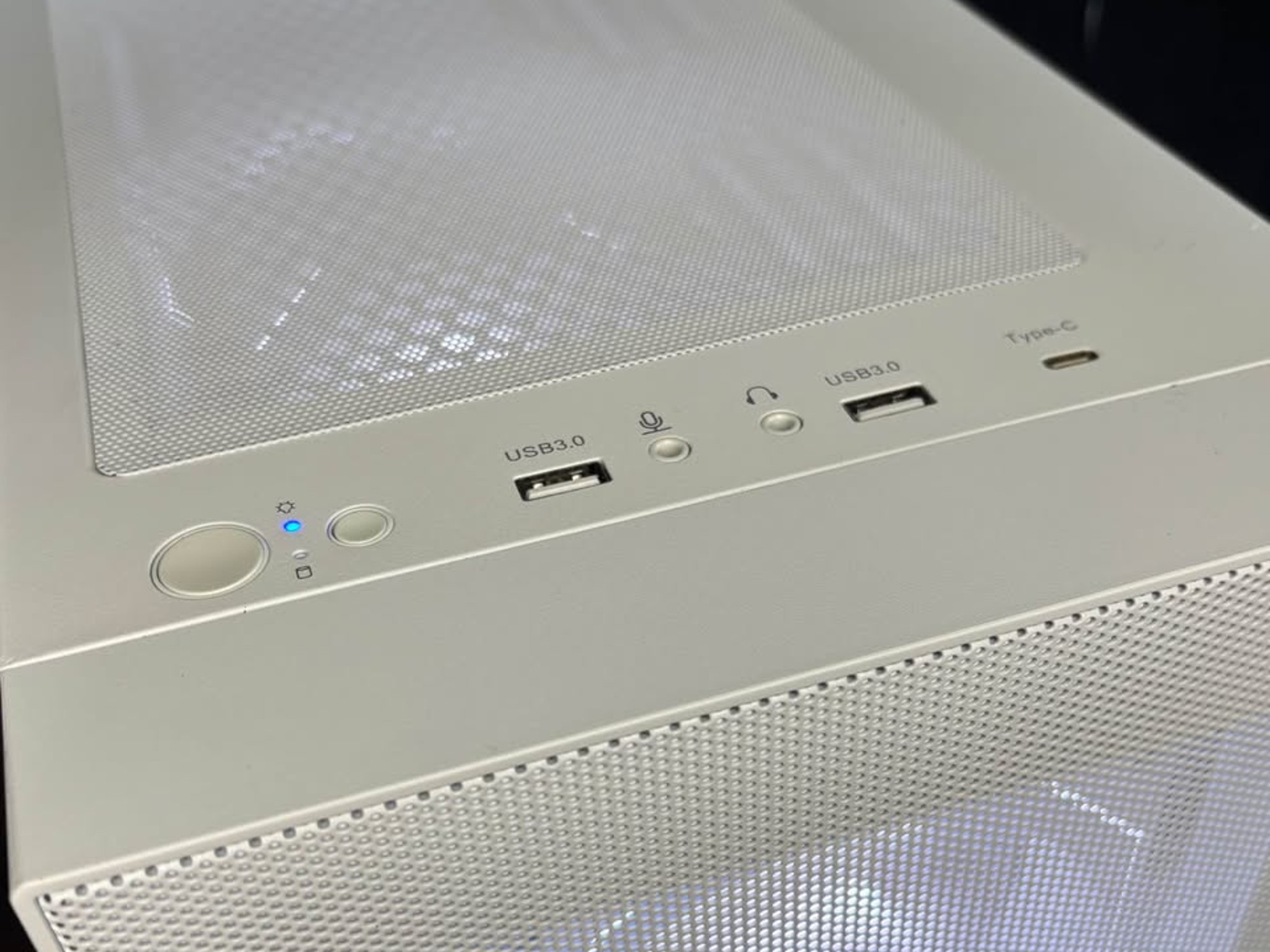 White Gaming PC (RTX 3070 TI 8GB + AMD Ryzen 5 5500 + SSD)